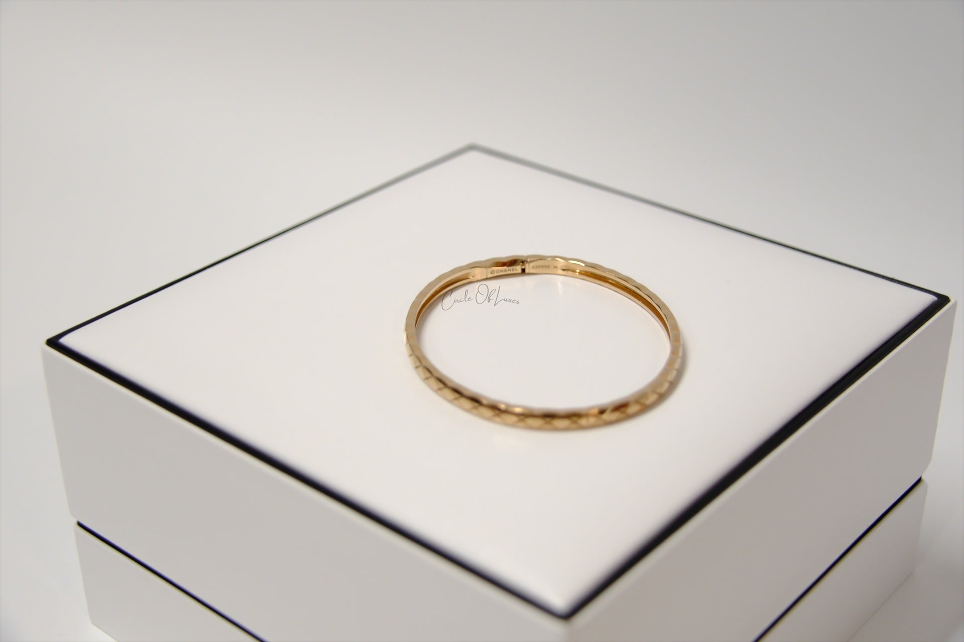 CHANEL COCO CRUSH BANGLE 18k BEIGE GOLD