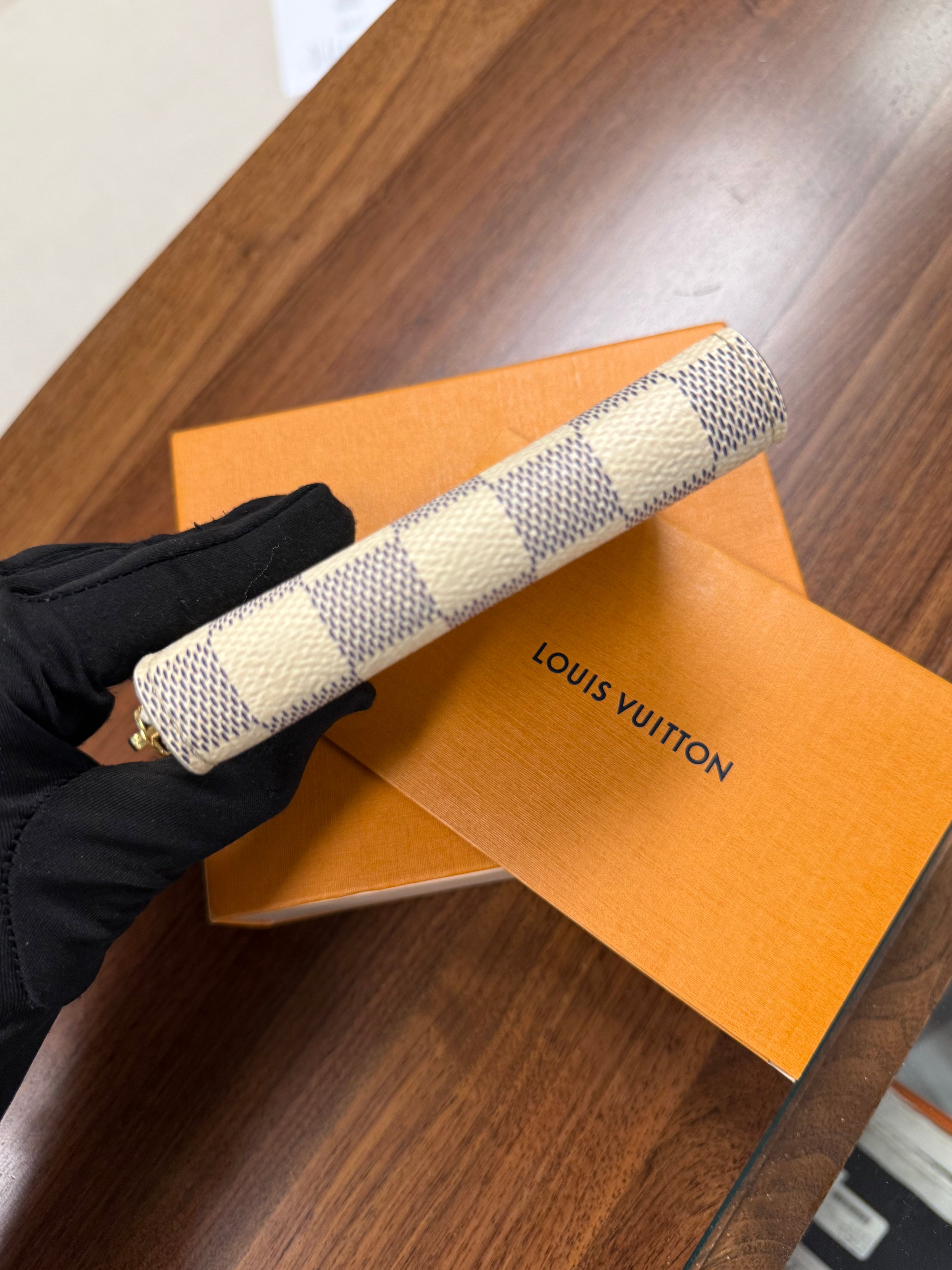 LOUIS VUITTON ZIPPY COIN PURSE DAMIER AZUR