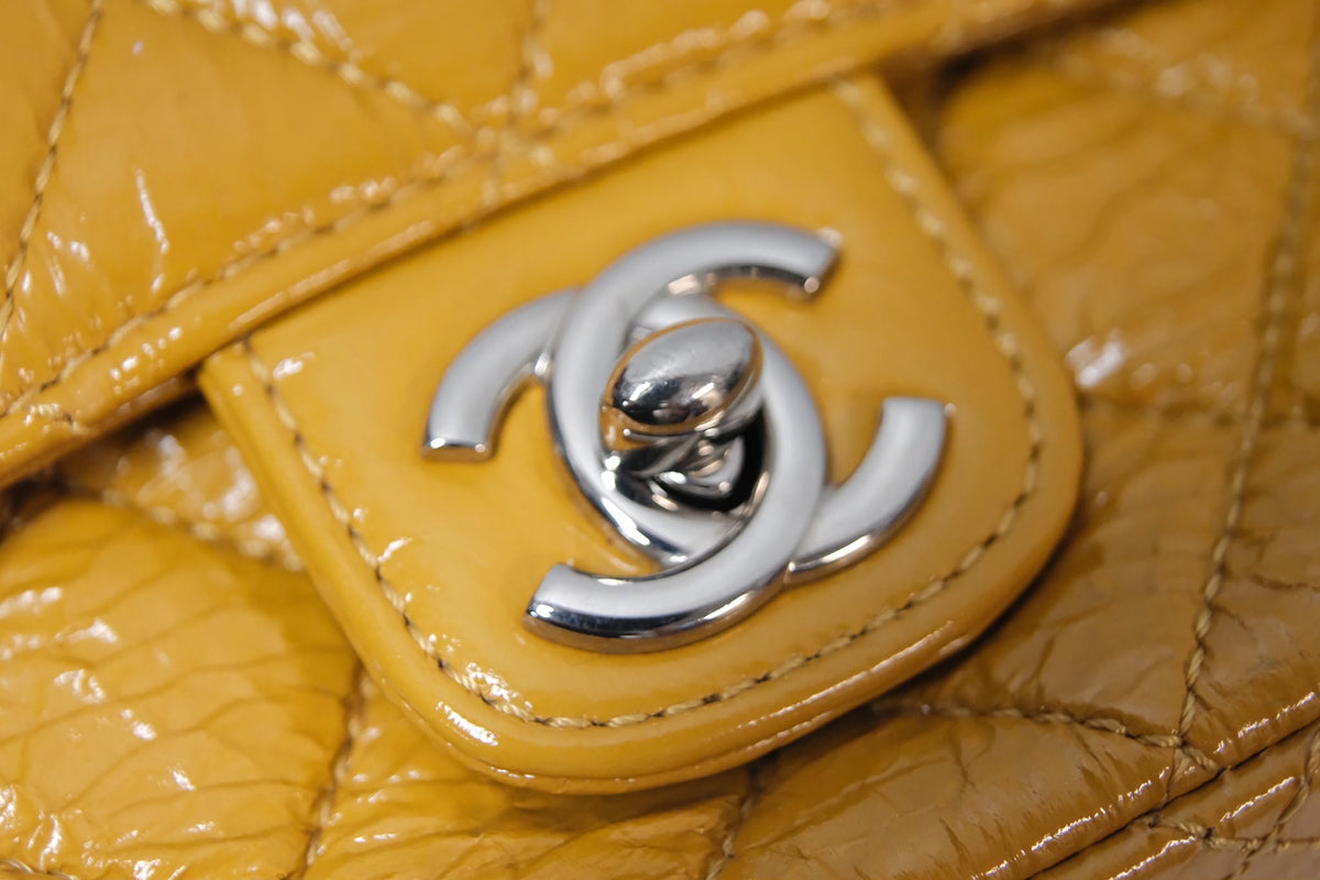 CHANEL PARIS HUMBURG 2018 DOUBLE CAMERA SHINNY SKIN