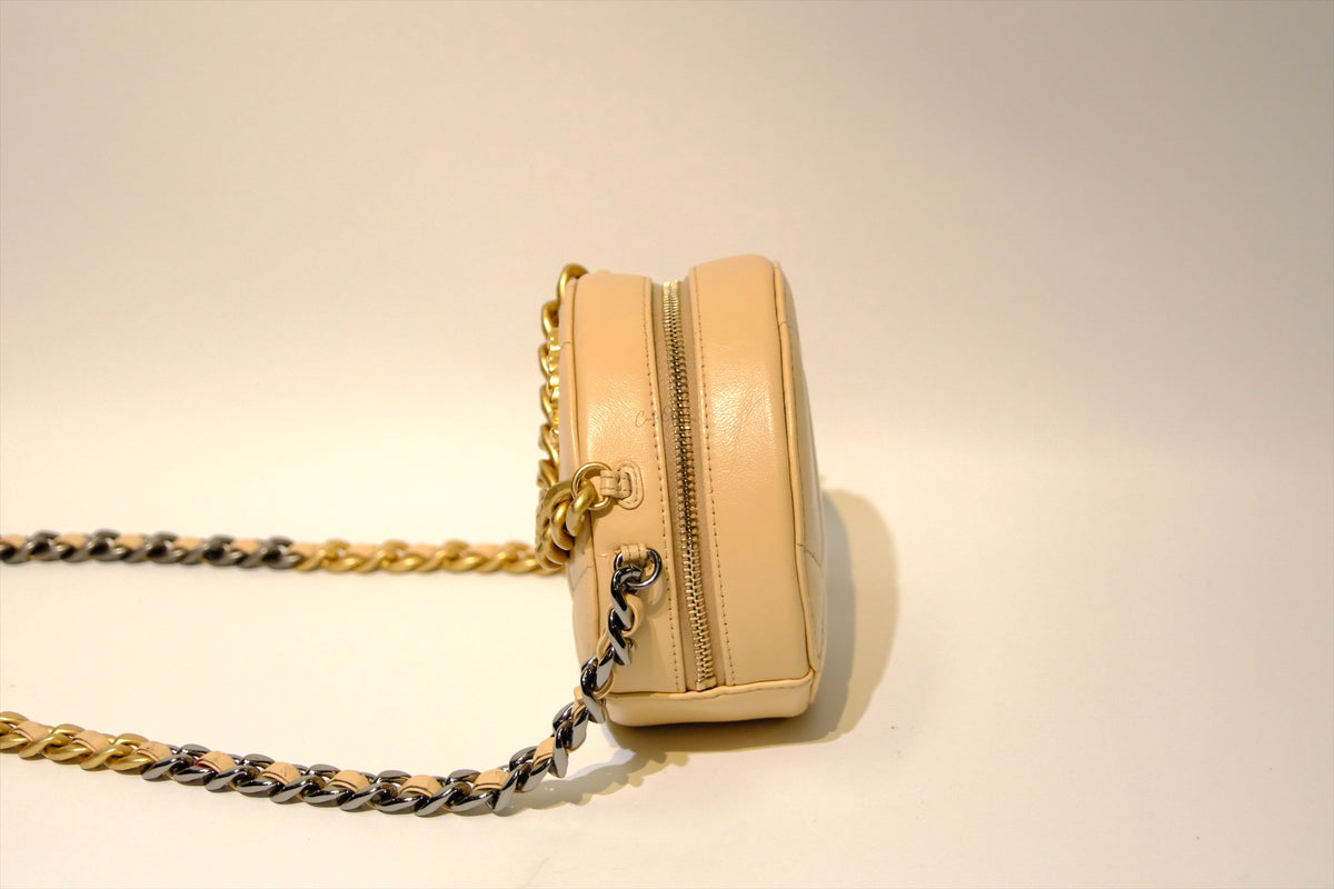 CHANEL 19 ROUND CLUTCH WITH CHAIN