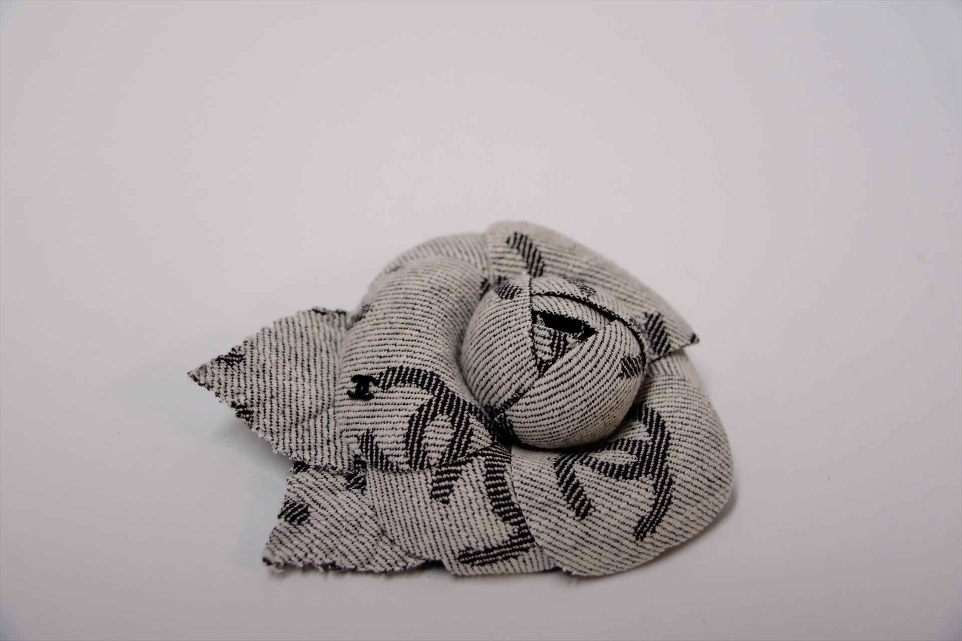 CHANEL 22S CAMELIE DENIM CC LOGO GREY