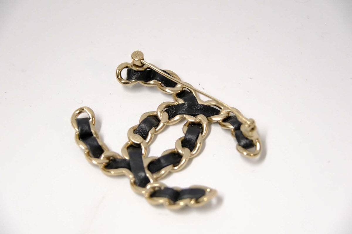 CHANEL CLASSIC LEATHER CHAIN BROOCH