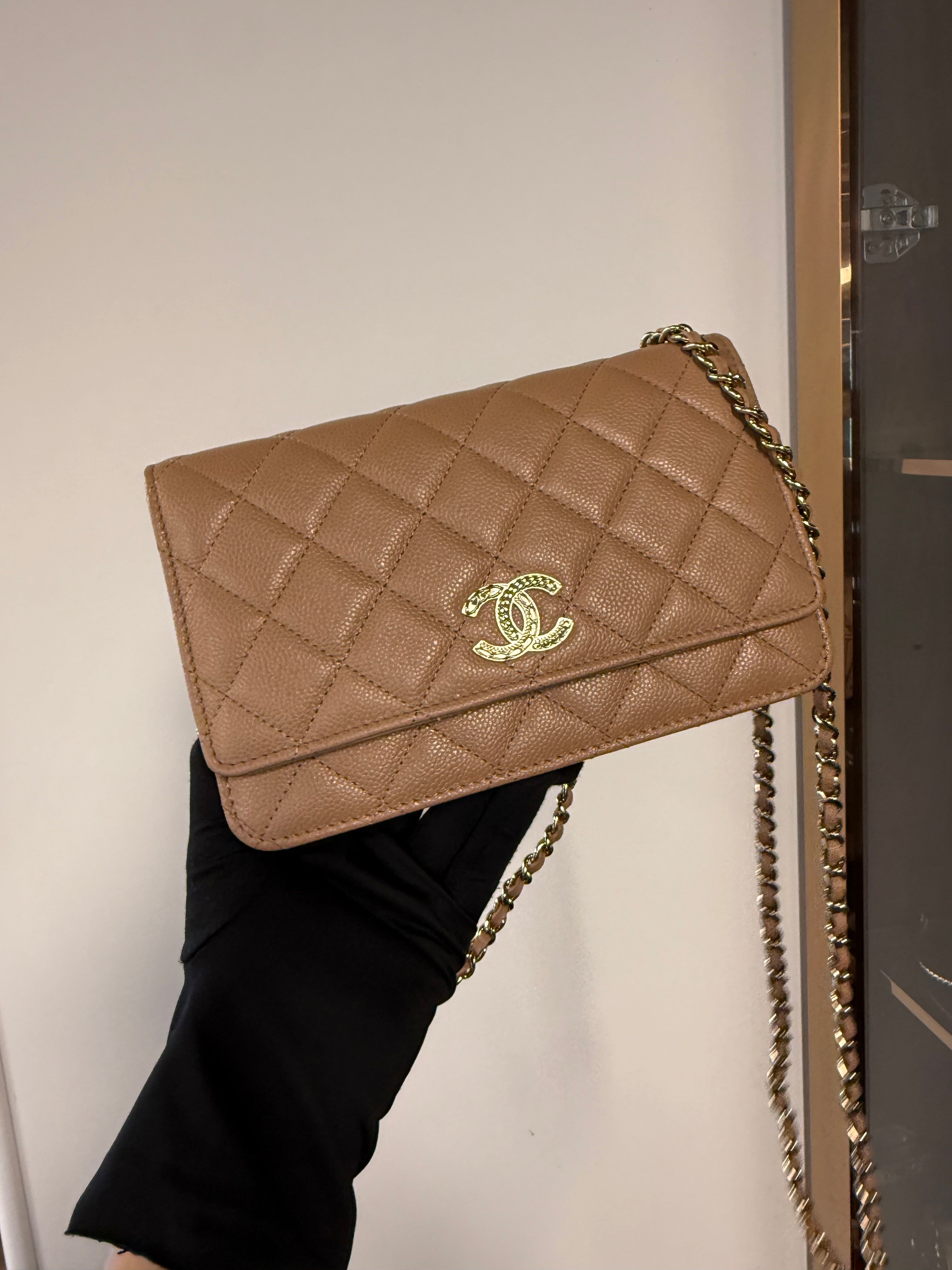 CHANEL WOC BEIGE LIMITED EIDTON CAVIAR GHW