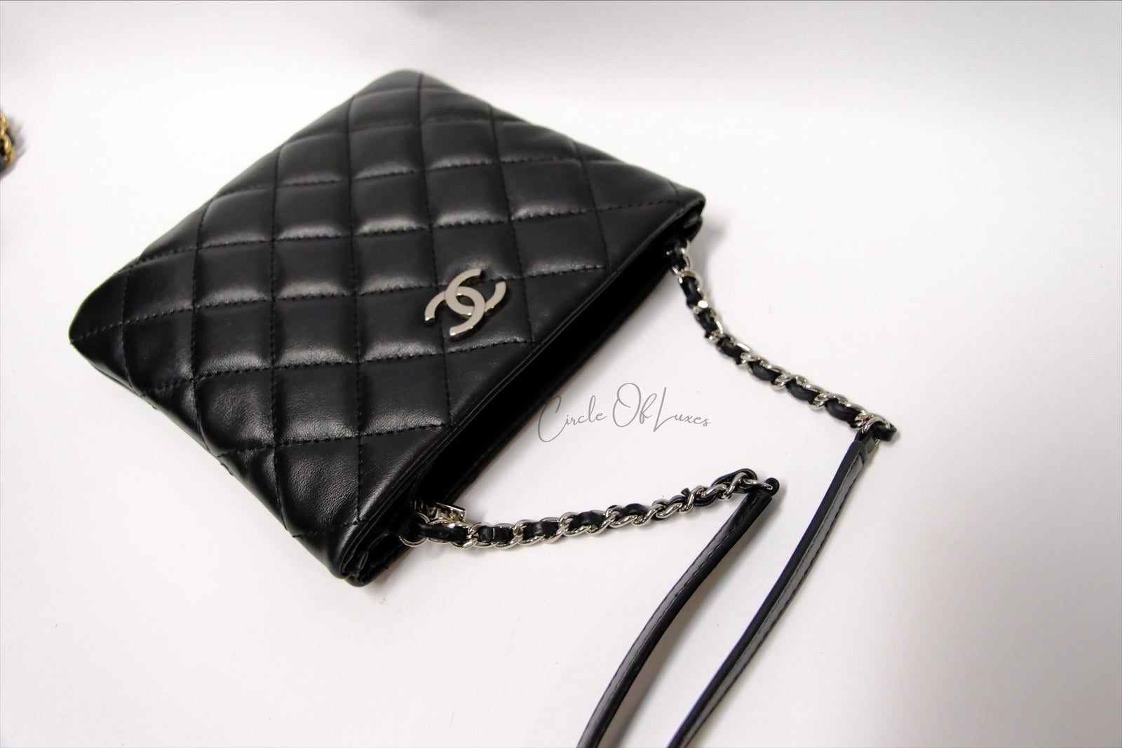 BLACK LAMSKIN SLING BAG SHW
