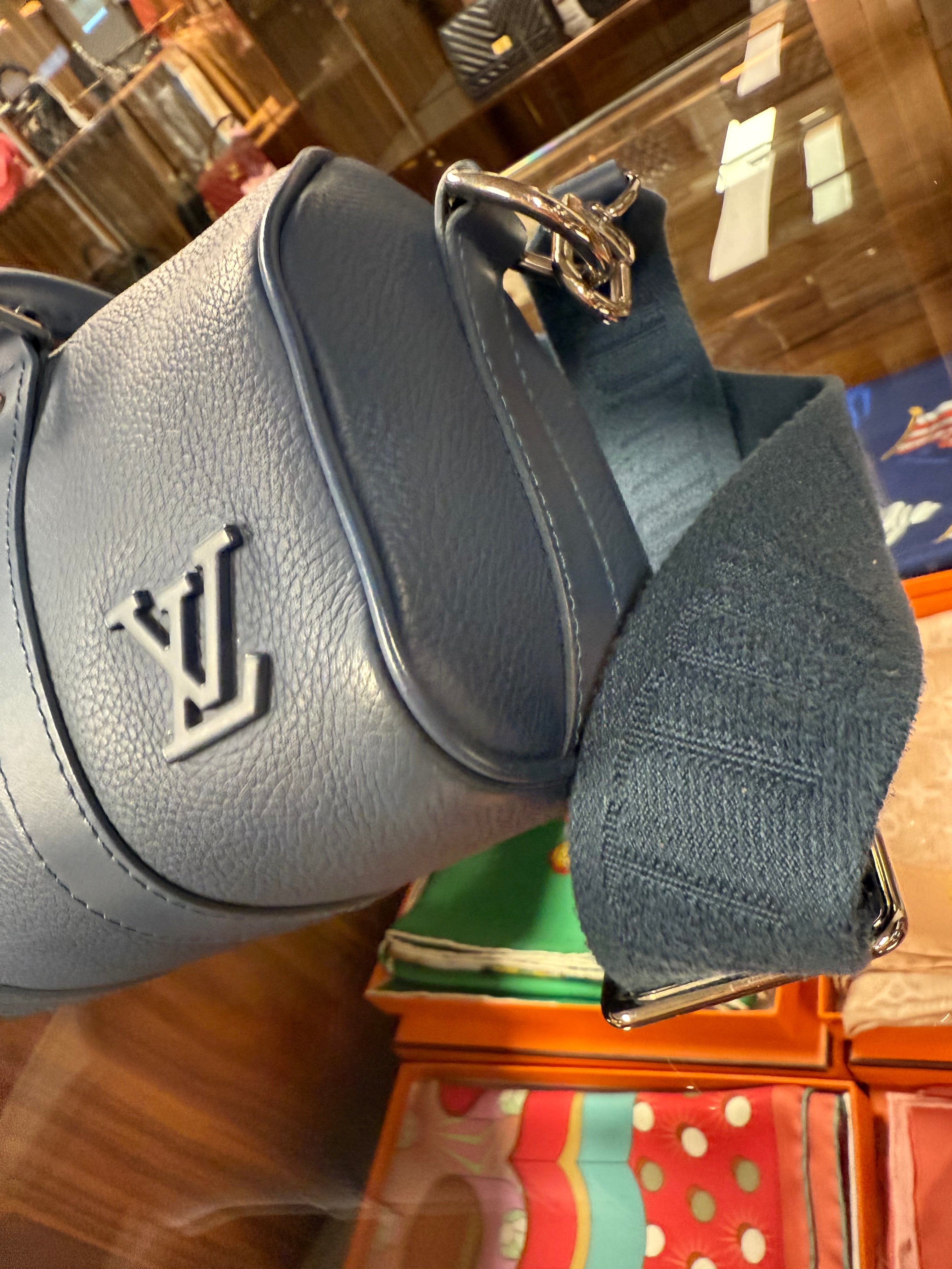 LOUIS VUITTON KEEPALL BLUE