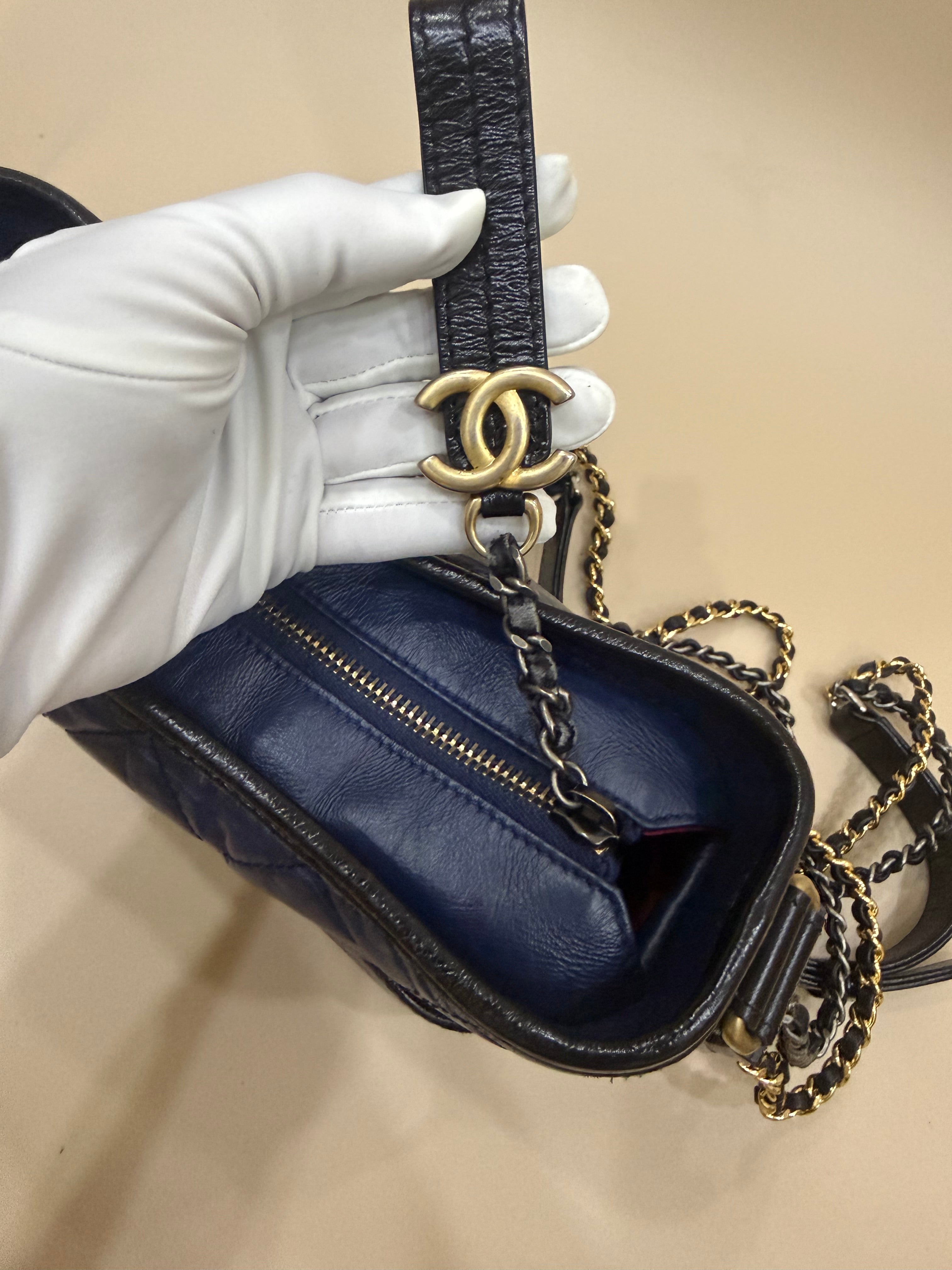 CHANEL SMALL GABRIELLE NAVY/BLACK CALFSKIN MIXED HARDWARE