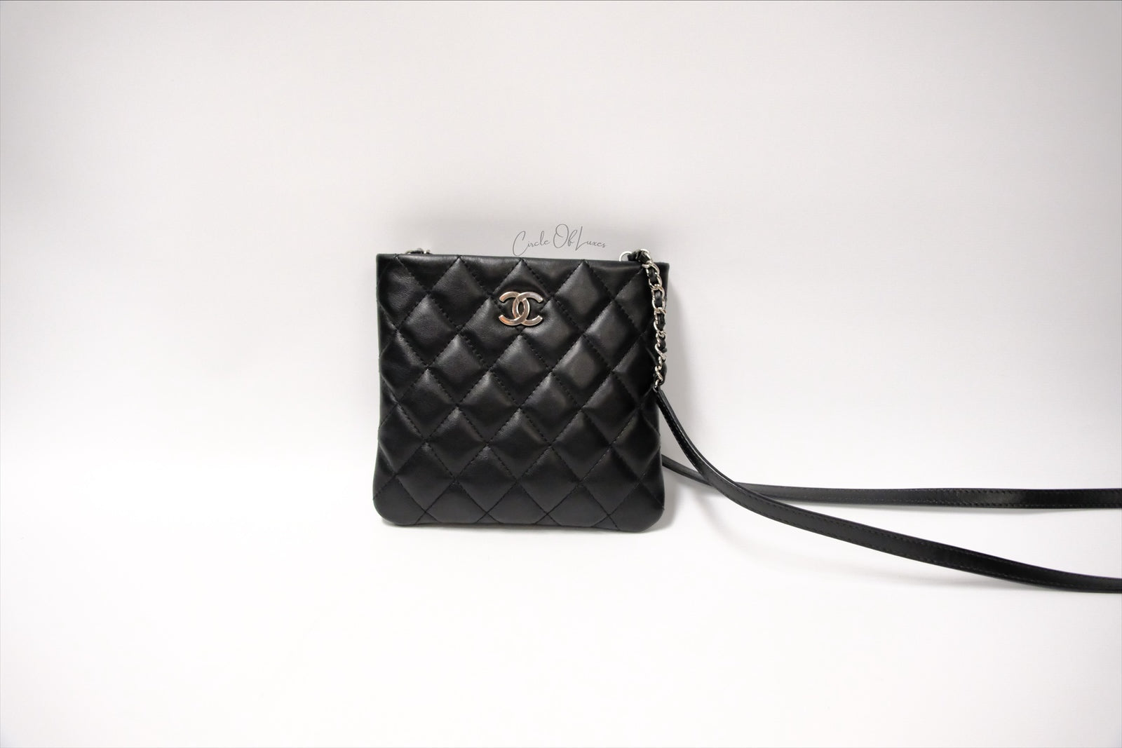 BLACK LAMSKIN SLING BAG SHW