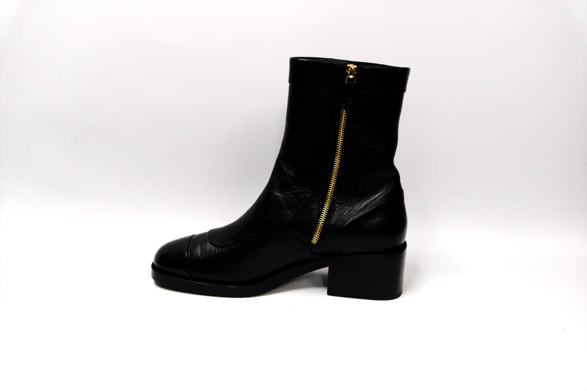 CHANEL BLACK BOOTS LAMBSKIN CC LOGO SIZE 42