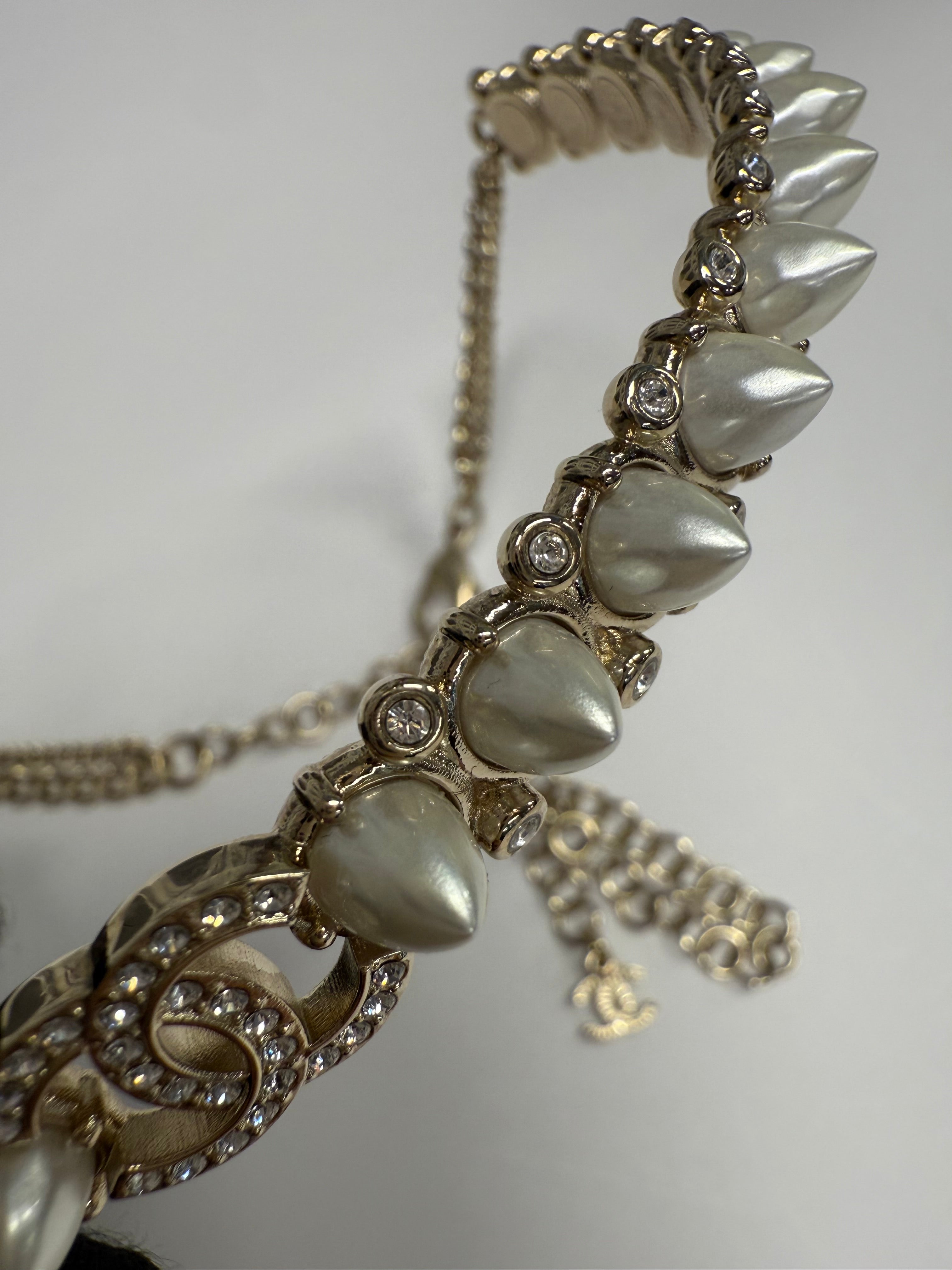 CHANEL COCO MARK A22C CHOKER  PEARL CHAMPAGNE GOLD