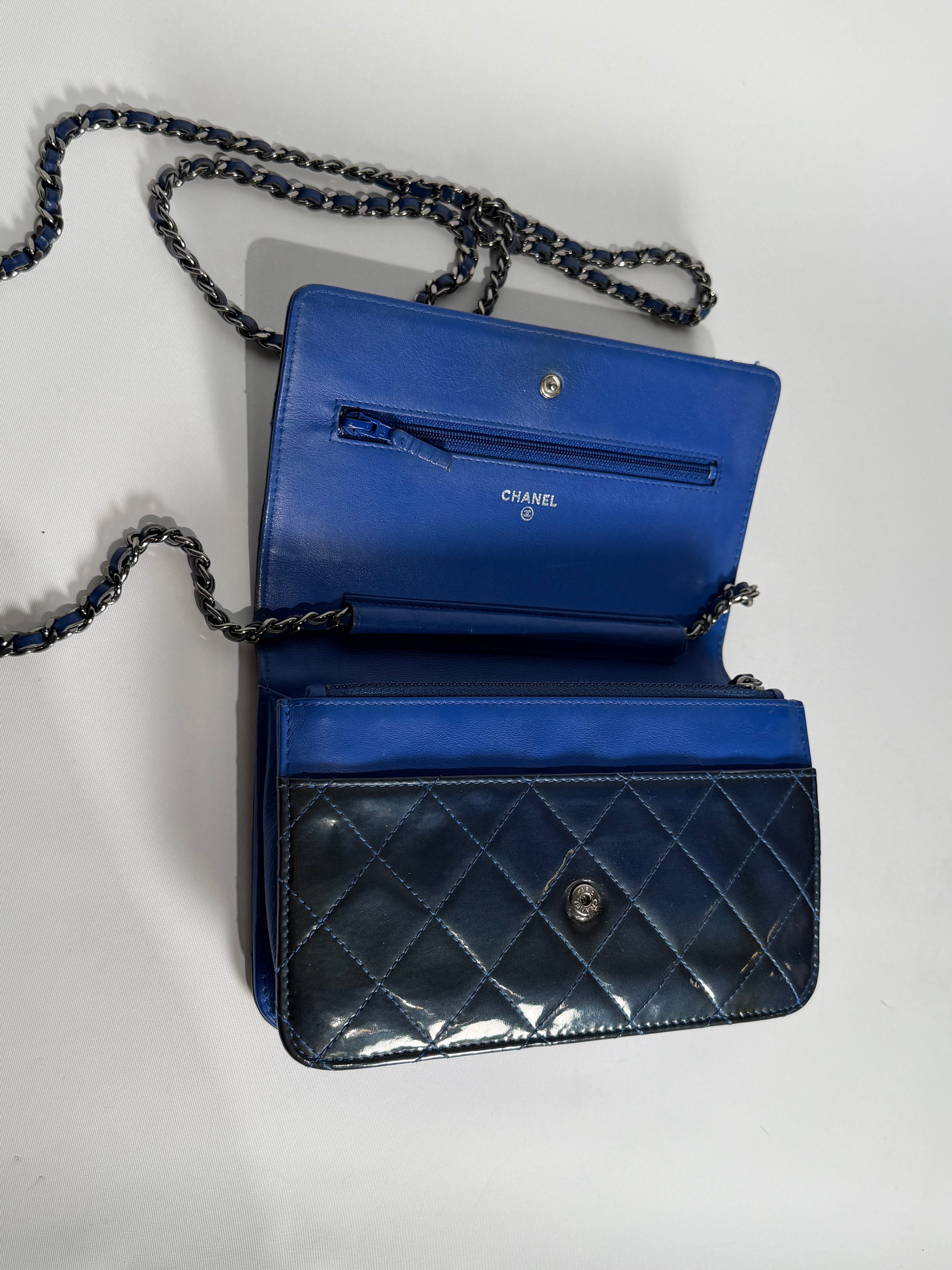 CHANEL WALLET ON CHAIN BLUE /GREEN PATTERN SHW