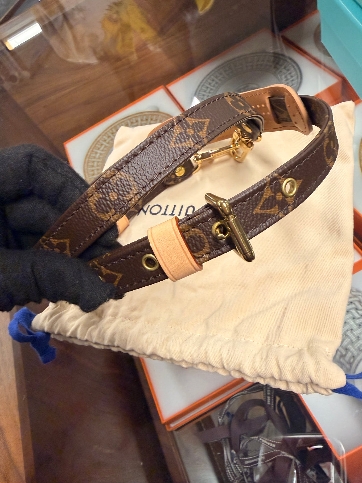 LOUIS VUITTON STRAP MONOGRAM
