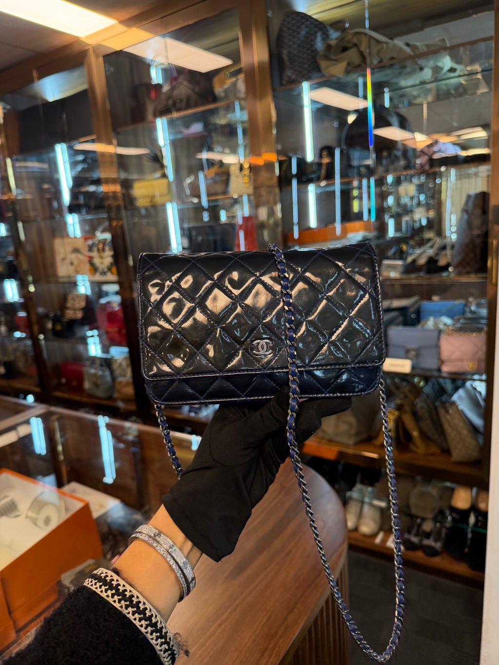 CHANEL WALLET ON CHAIN BLUE /GREEN PATTERN SHW