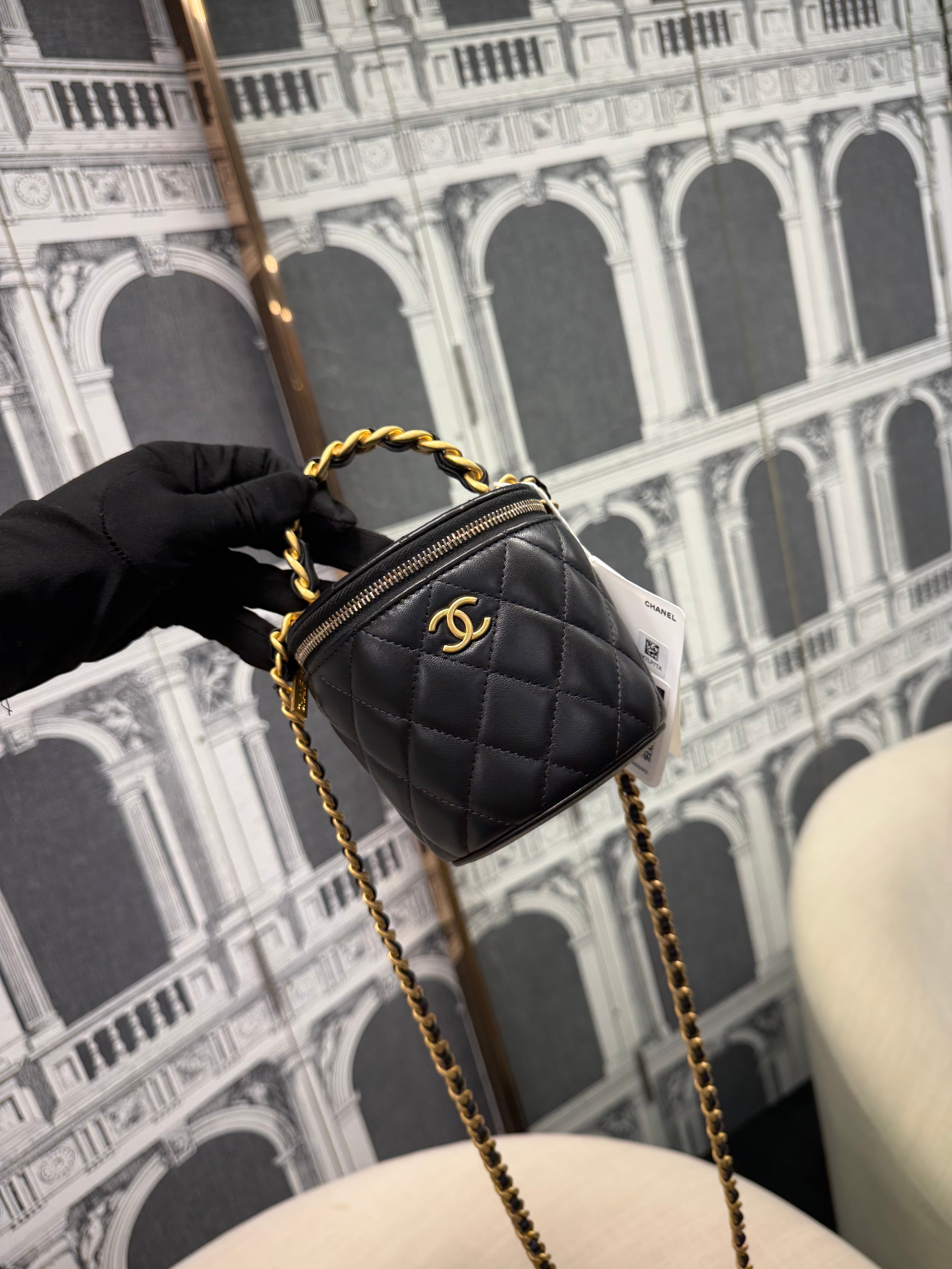 CHANEL HANDLE VANITY QUILTED “AFTERNOON TEA TOP” BLACK LAMSKIN GHW