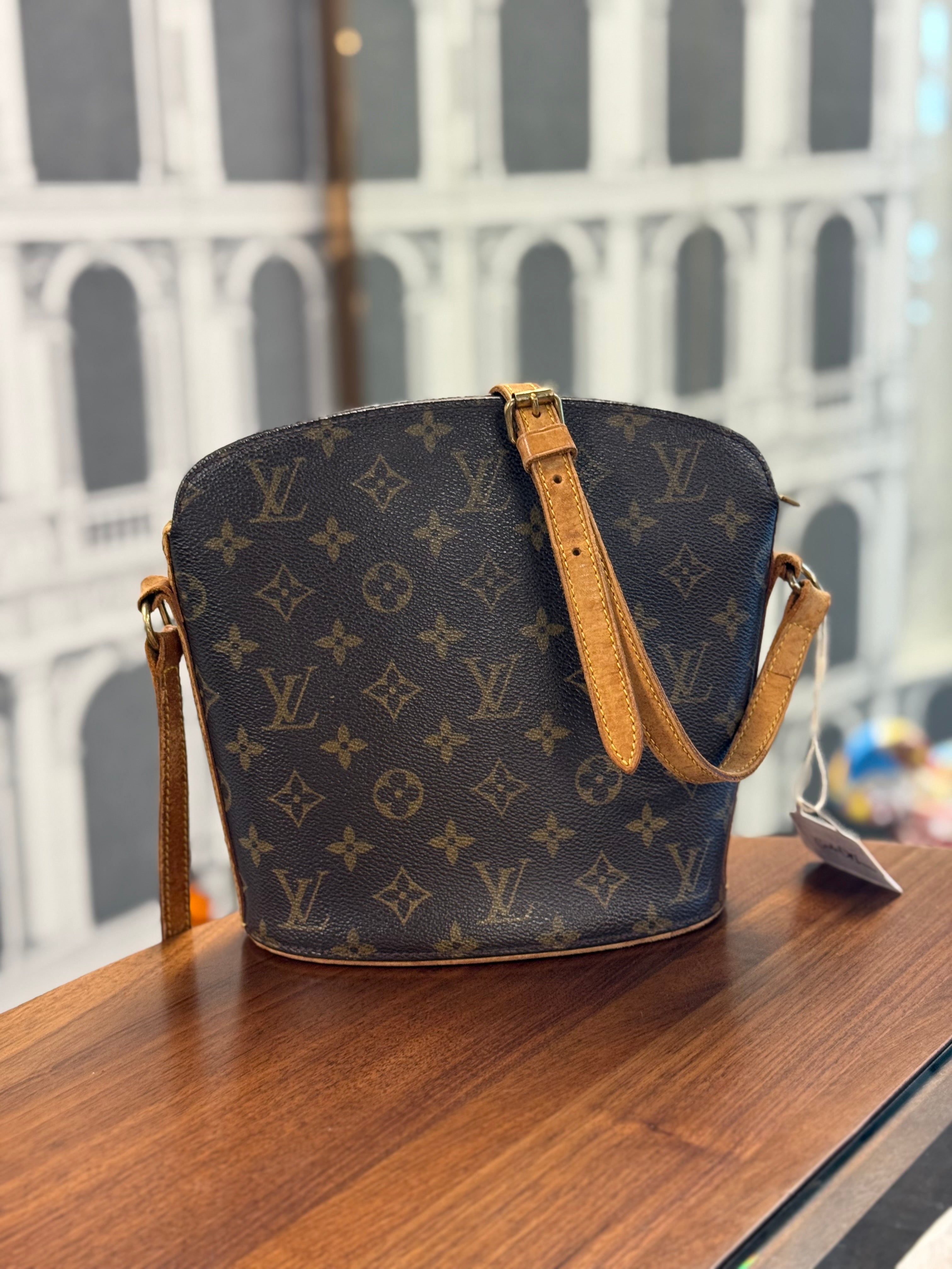 LOUIS VUITTON VINTAGE DROUOT MONOGRAM CROSSBODY BAG