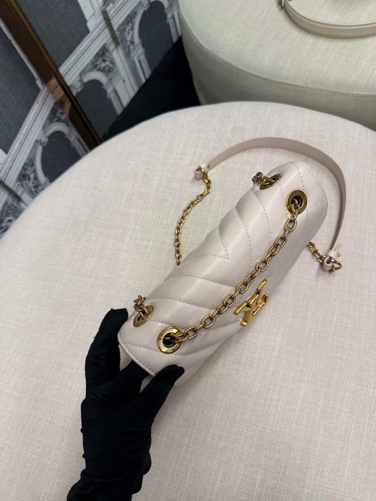 LOUIS VUITTON  NEW WAY MM IVORY CHAIN BAG