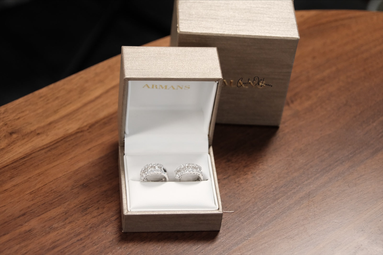 18ct WHITE GOLD CLAW SET ROUND BRILLIANT & BAGUETTE DIAMONDS EARRING