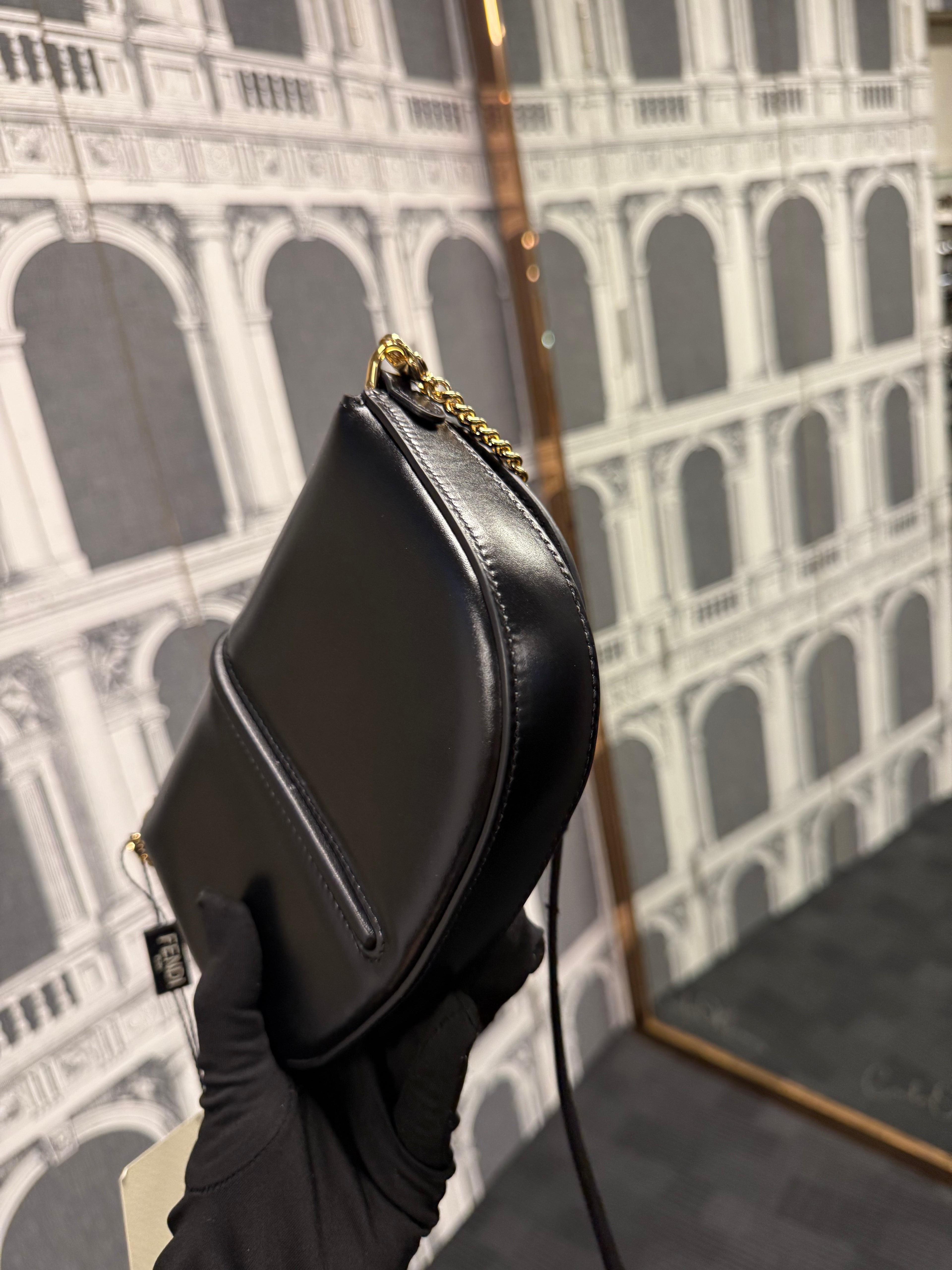 FENDIGRAPHY WALLET ON CHAIN BLACK  LEATHER WALLET