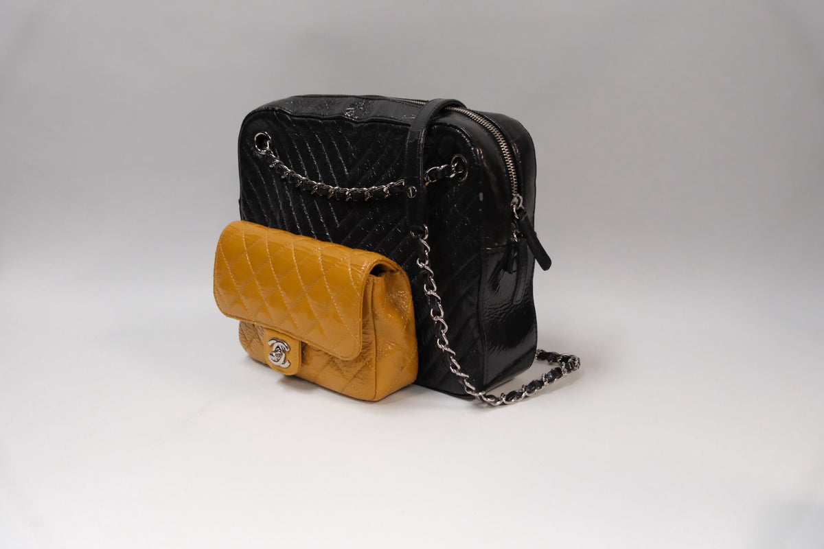 CHANEL PARIS HUMBURG 2018 DOUBLE CAMERA SHINNY SKIN