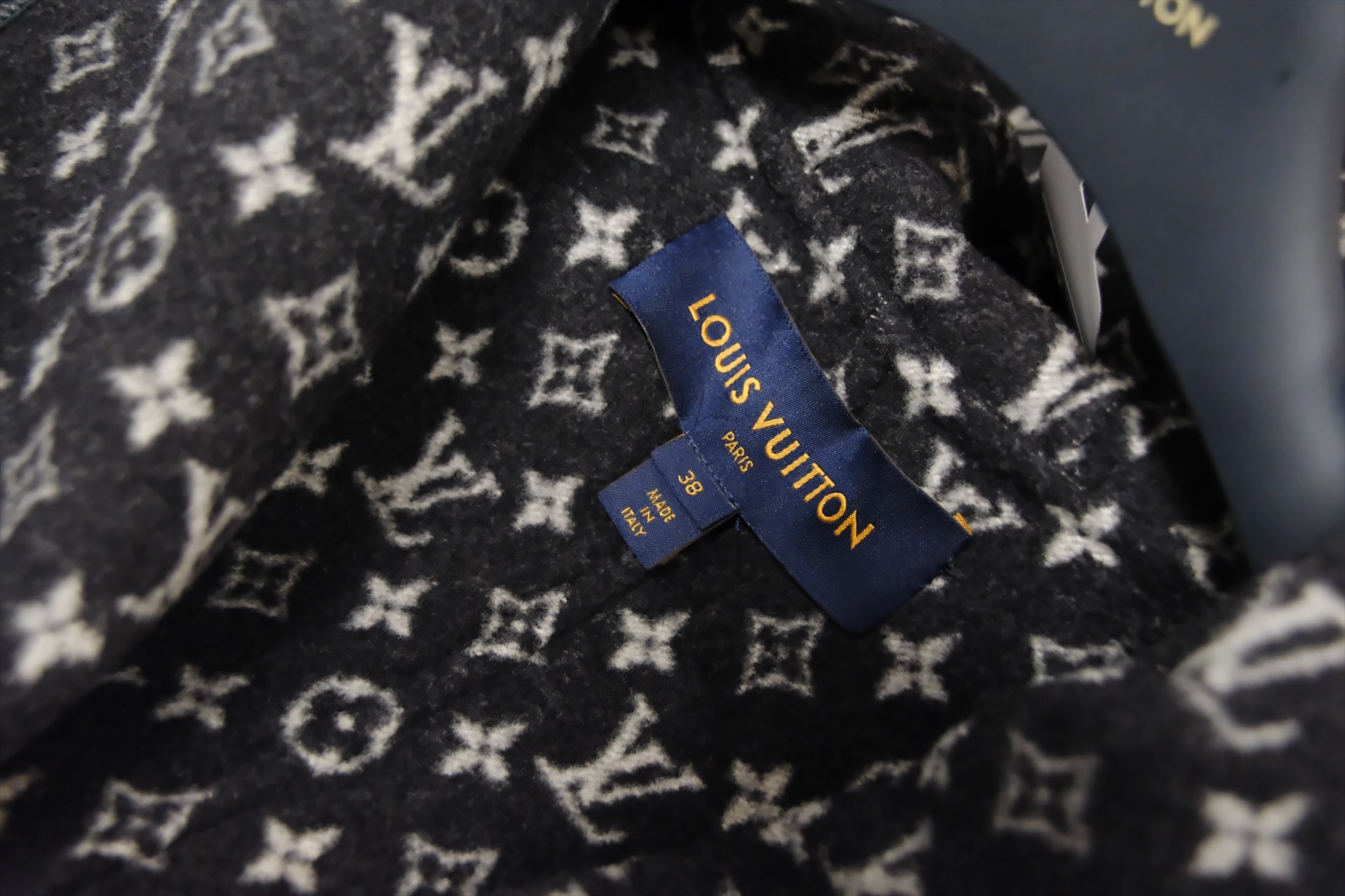 LOUIS VUITTON HOODED WRAP BLACK COAT SIZE 38