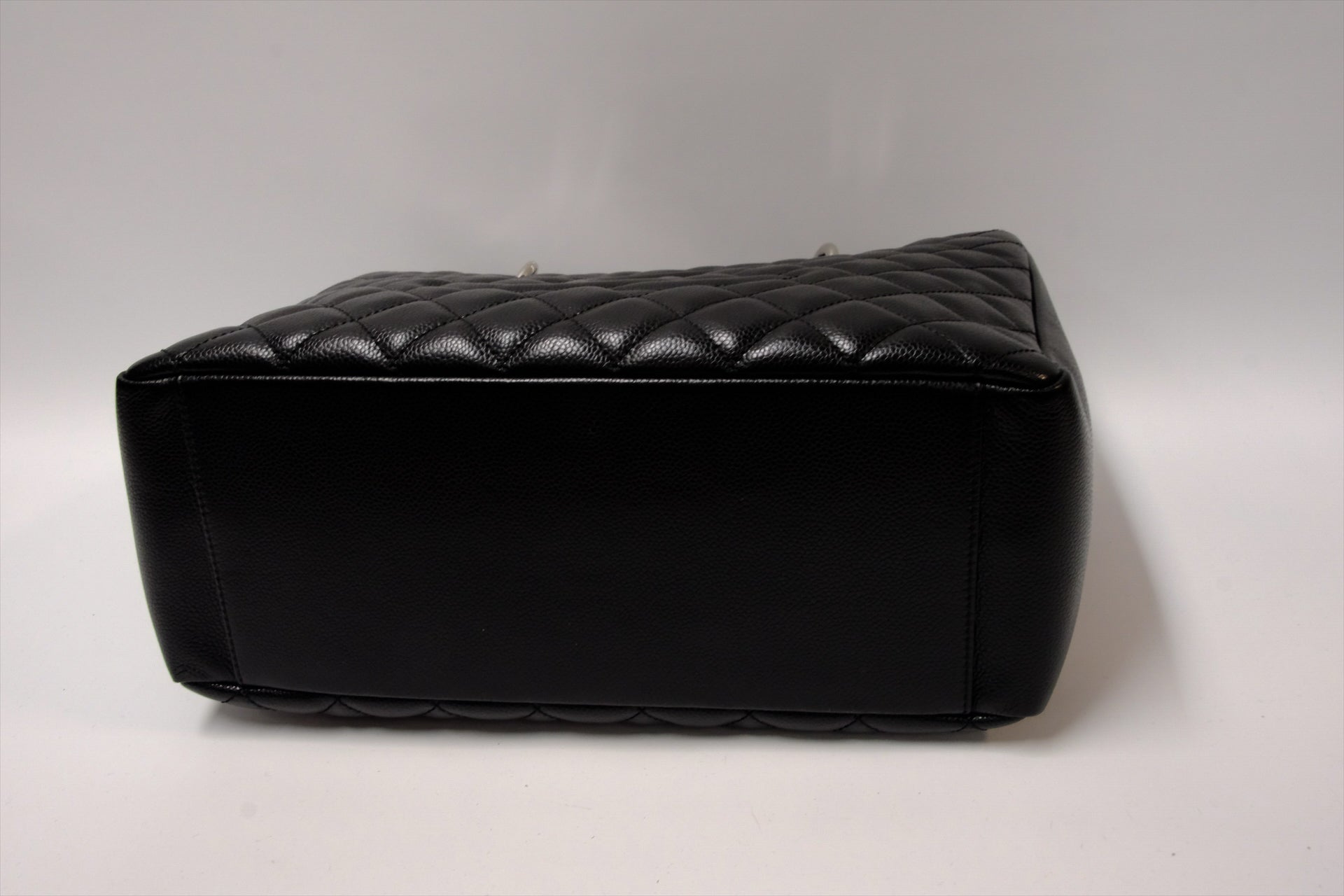 CHANEL BLACK GST CAVIAR SHW