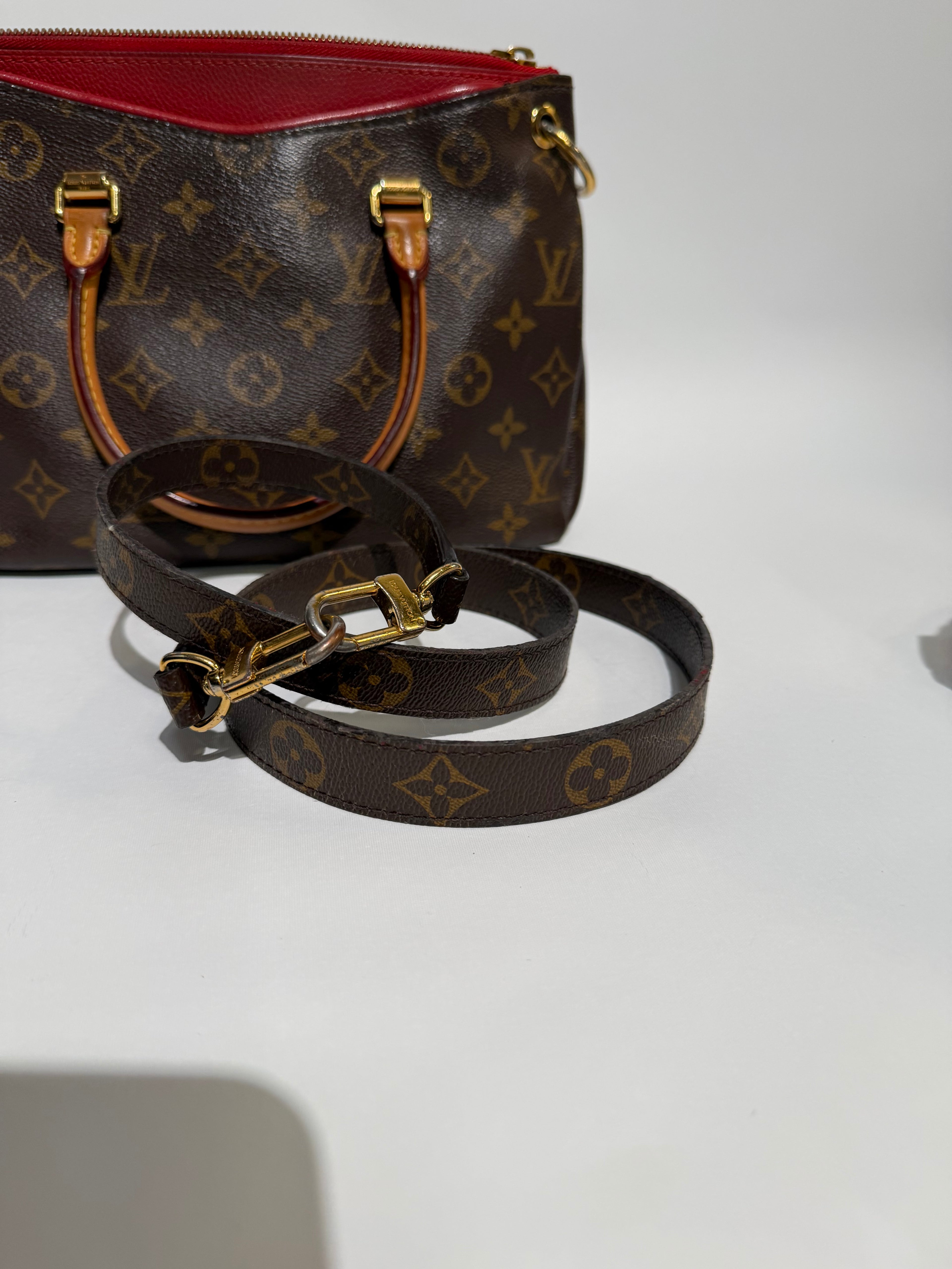LOUIS VUITTON PALLAS BB MONOGRAM /RED