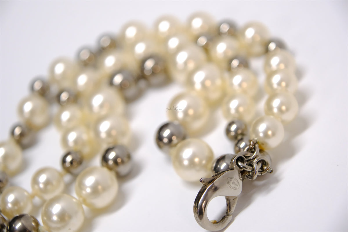 CHANEL B16s PEARL STRAND BEAD BRACLET SHW