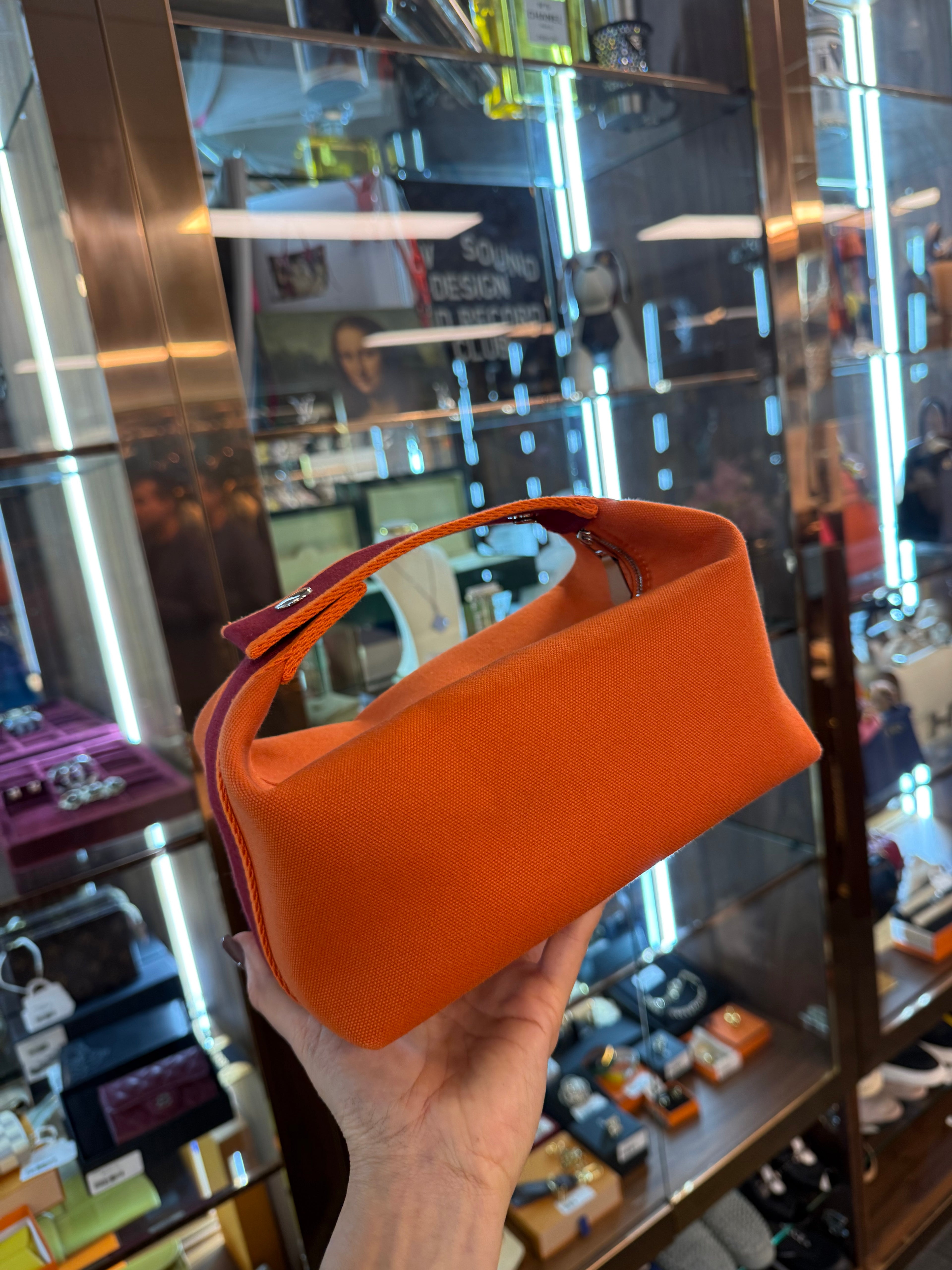 Bride-a-Brac case, large model