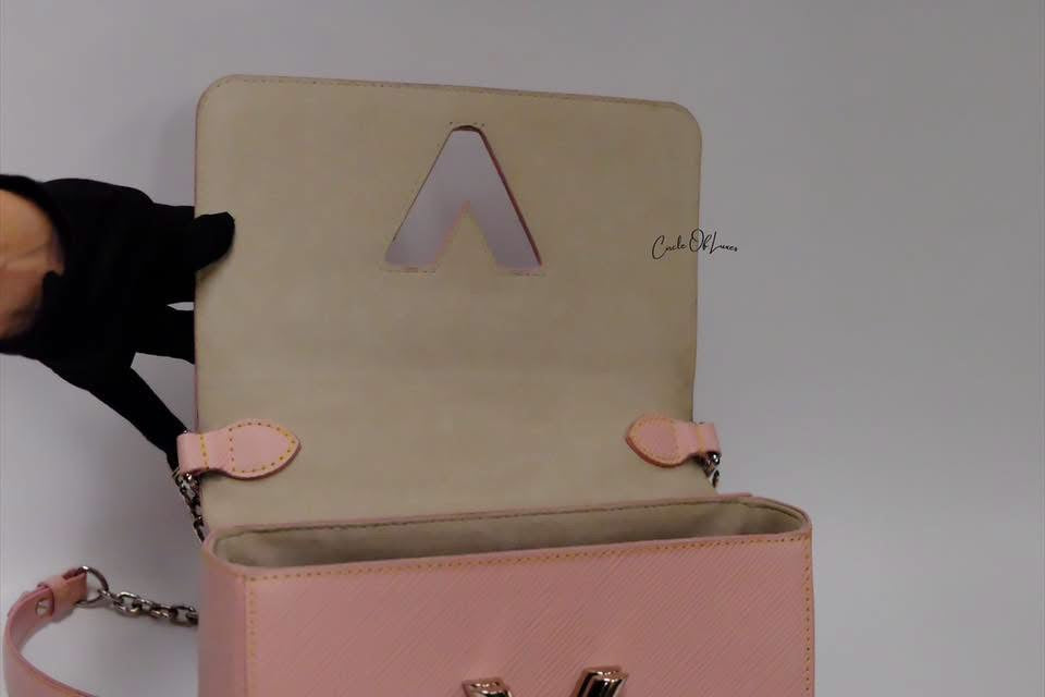 LOUIS VUITTON  TWIST PINK EPI MM SHW
