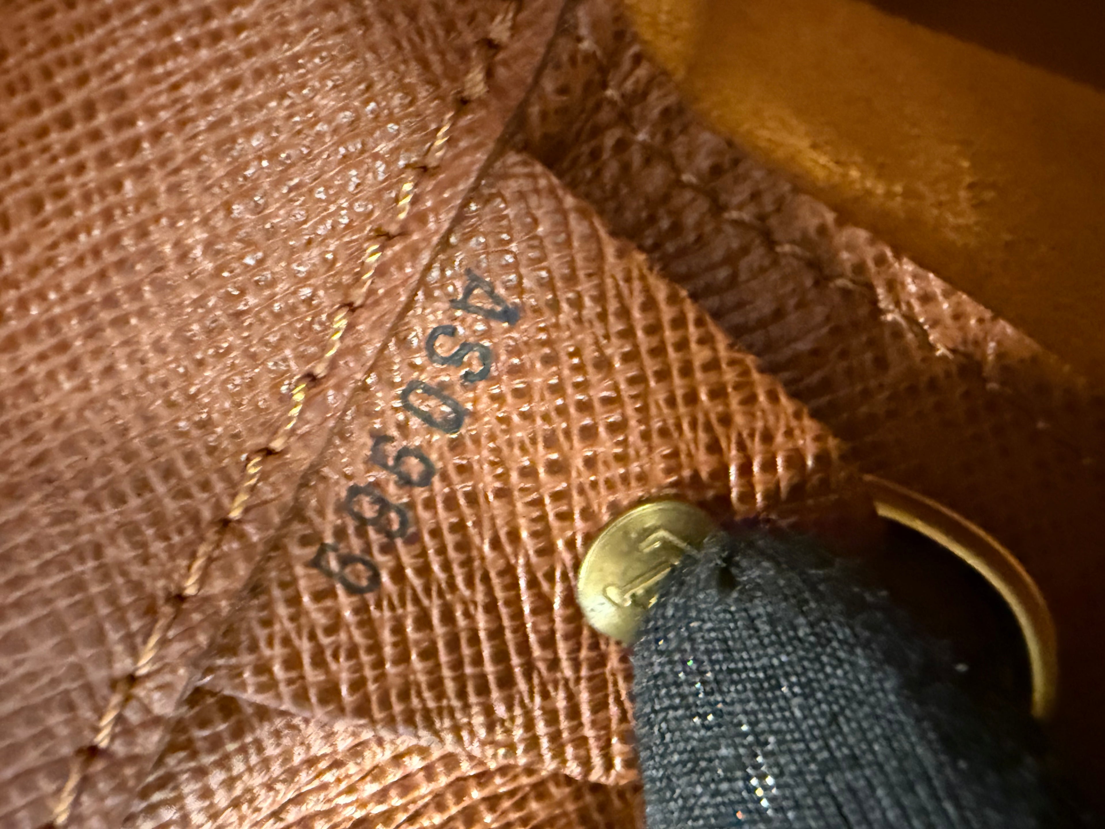 LOUIS VUITTON MUSETTE MESSENGER BAG