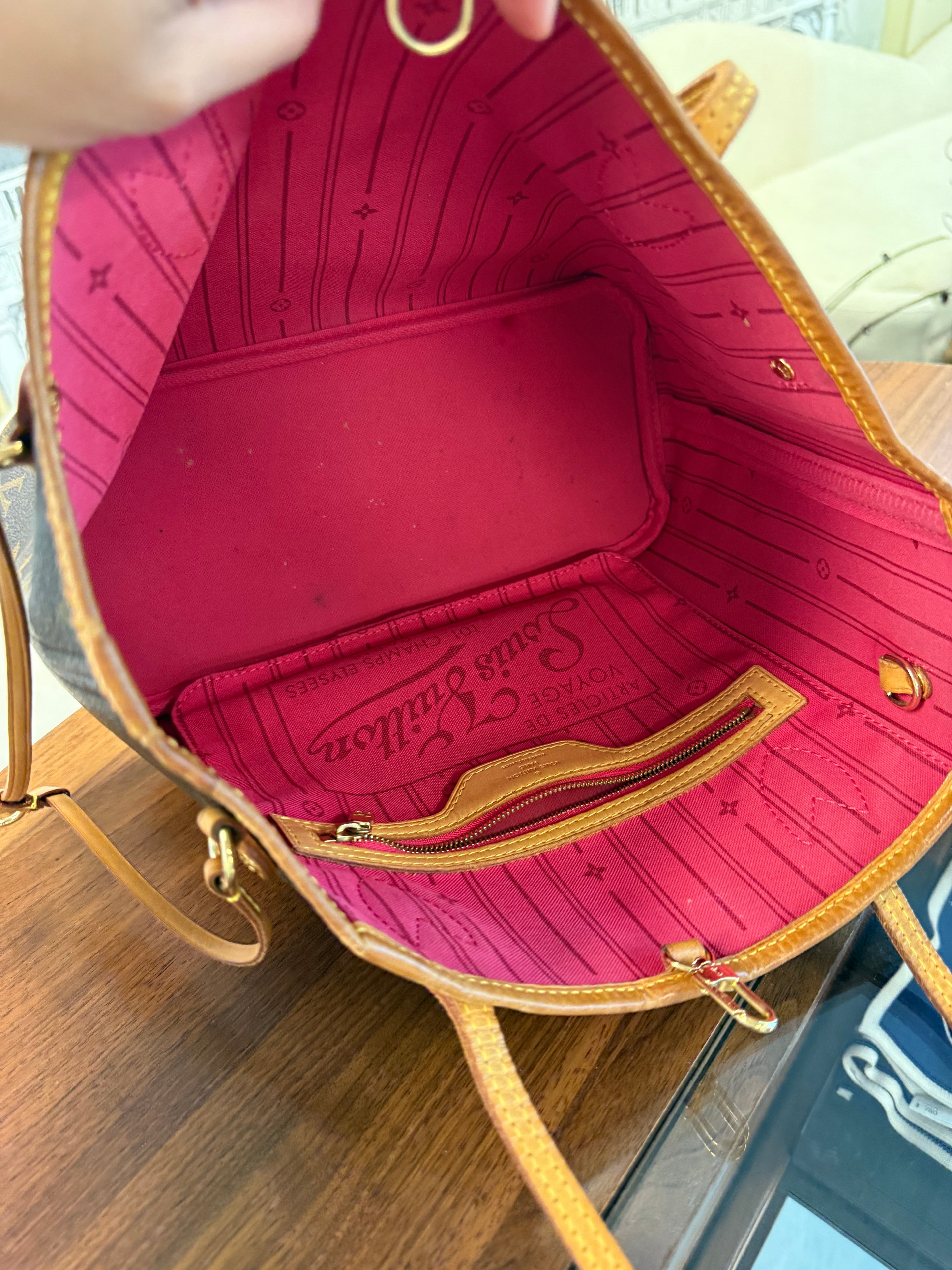 LOUIS VUITTON NEVERFULL PM