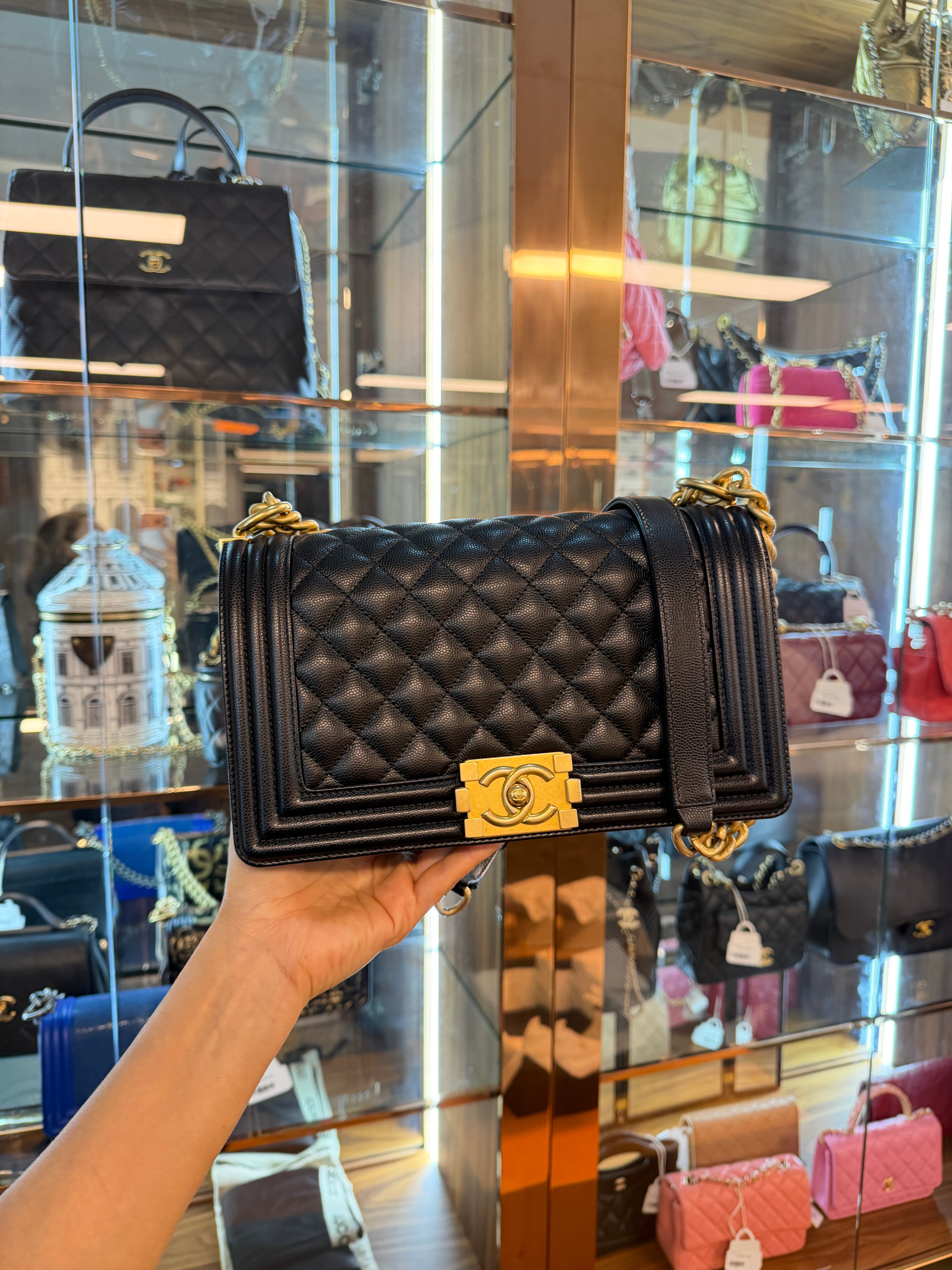 CHANEL OLD MEDIUM BOY BLACK CAVIAR GHW