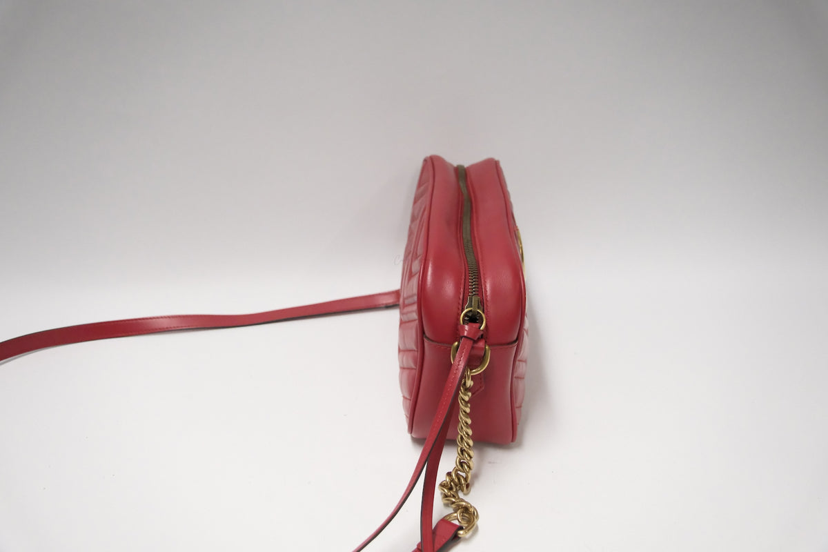 GUCCI SMALL CAMERA MARMONT RED