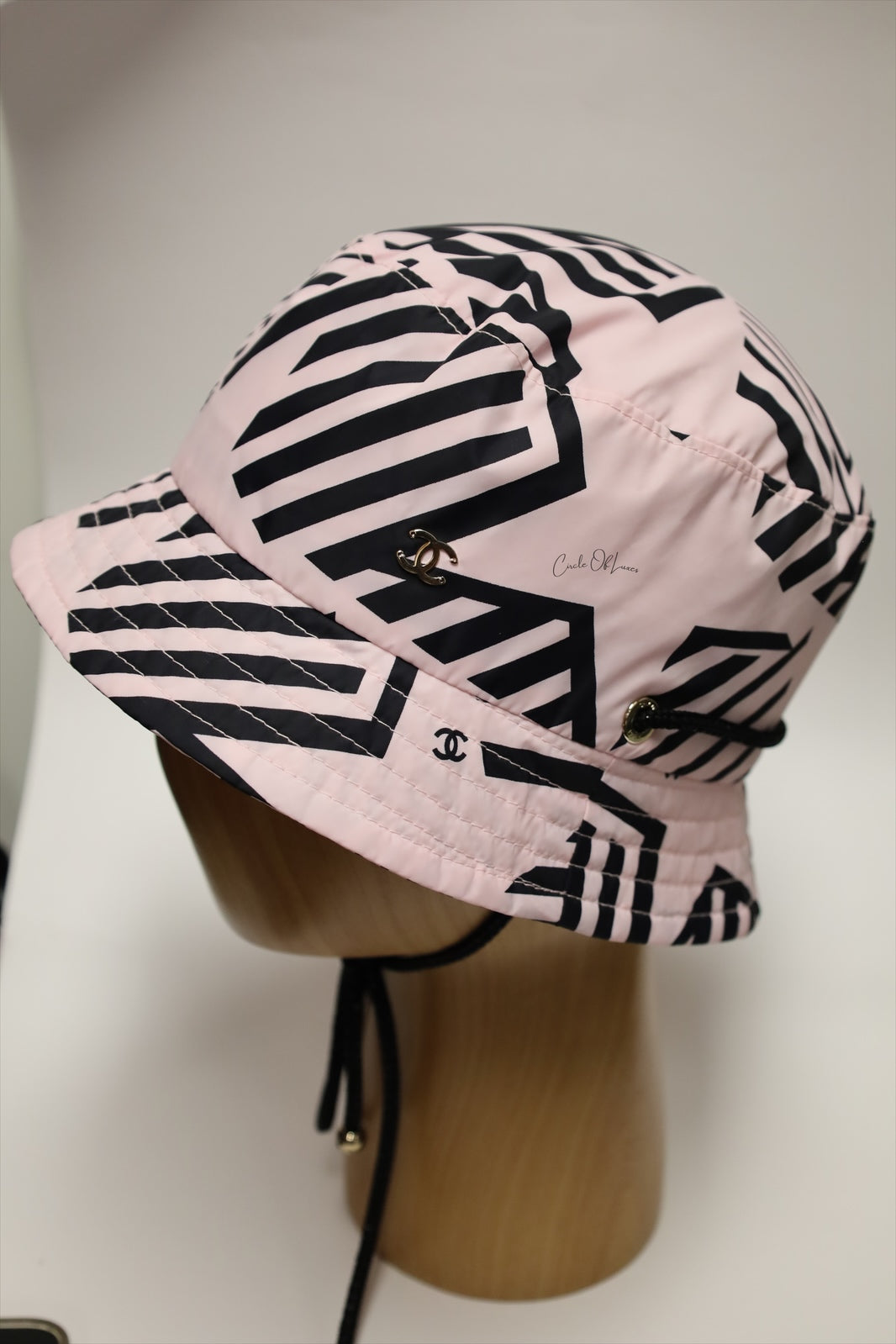 NEW CHANEL PINK BUCKET BAG SIZE S