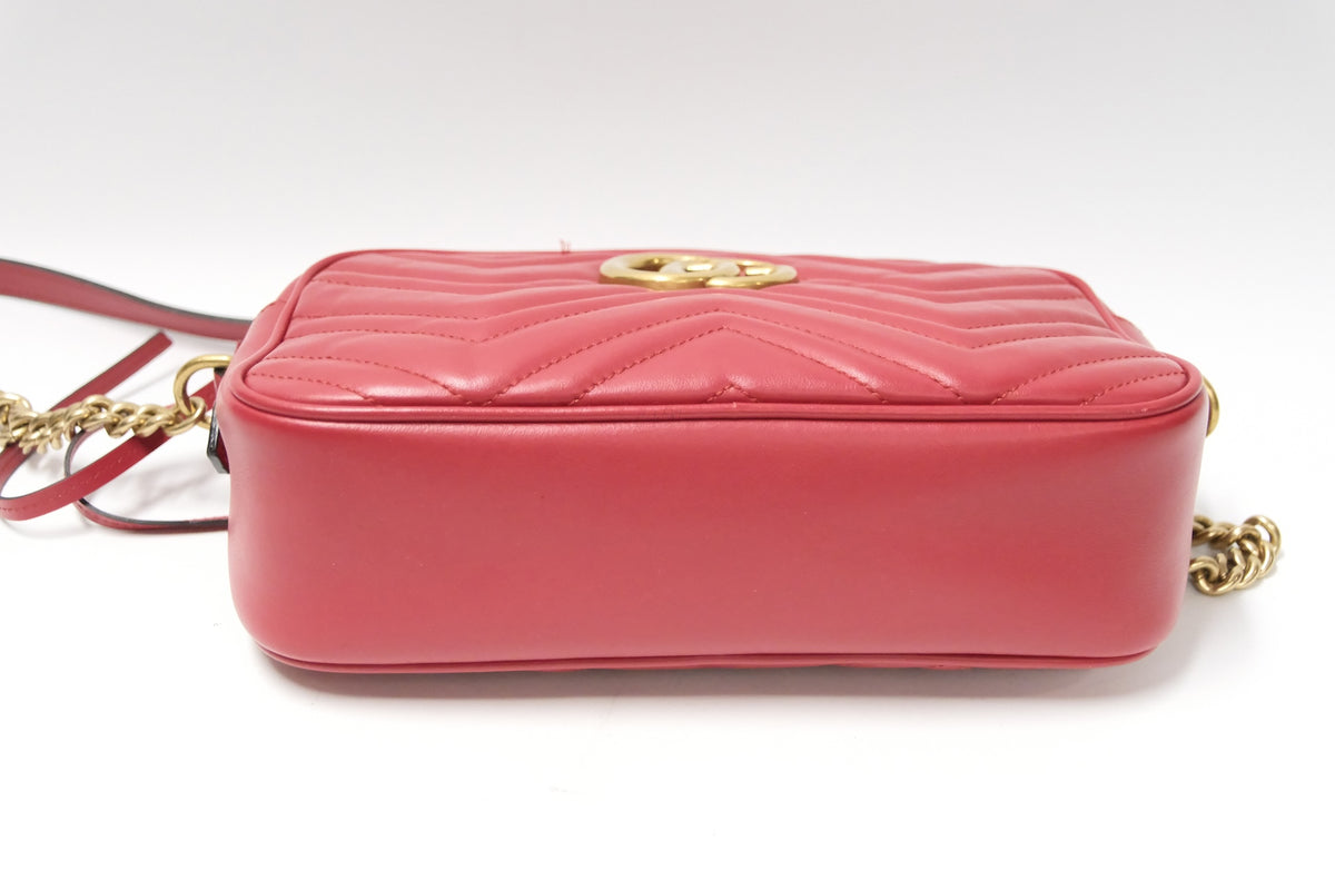 GUCCI SMALL CAMERA MARMONT RED