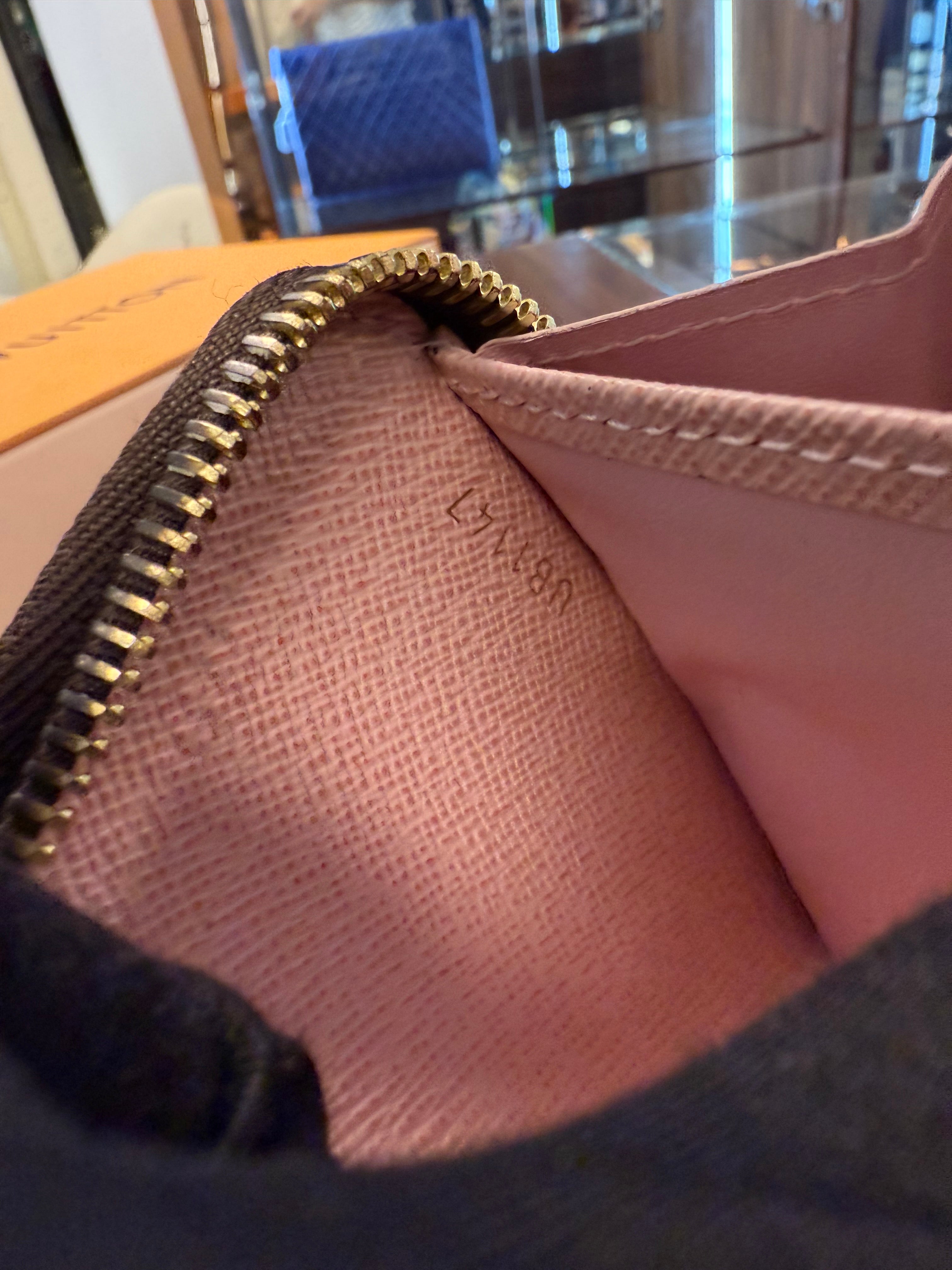 LOUIS VUITTON WALLET ZIPPY MONOGRAM