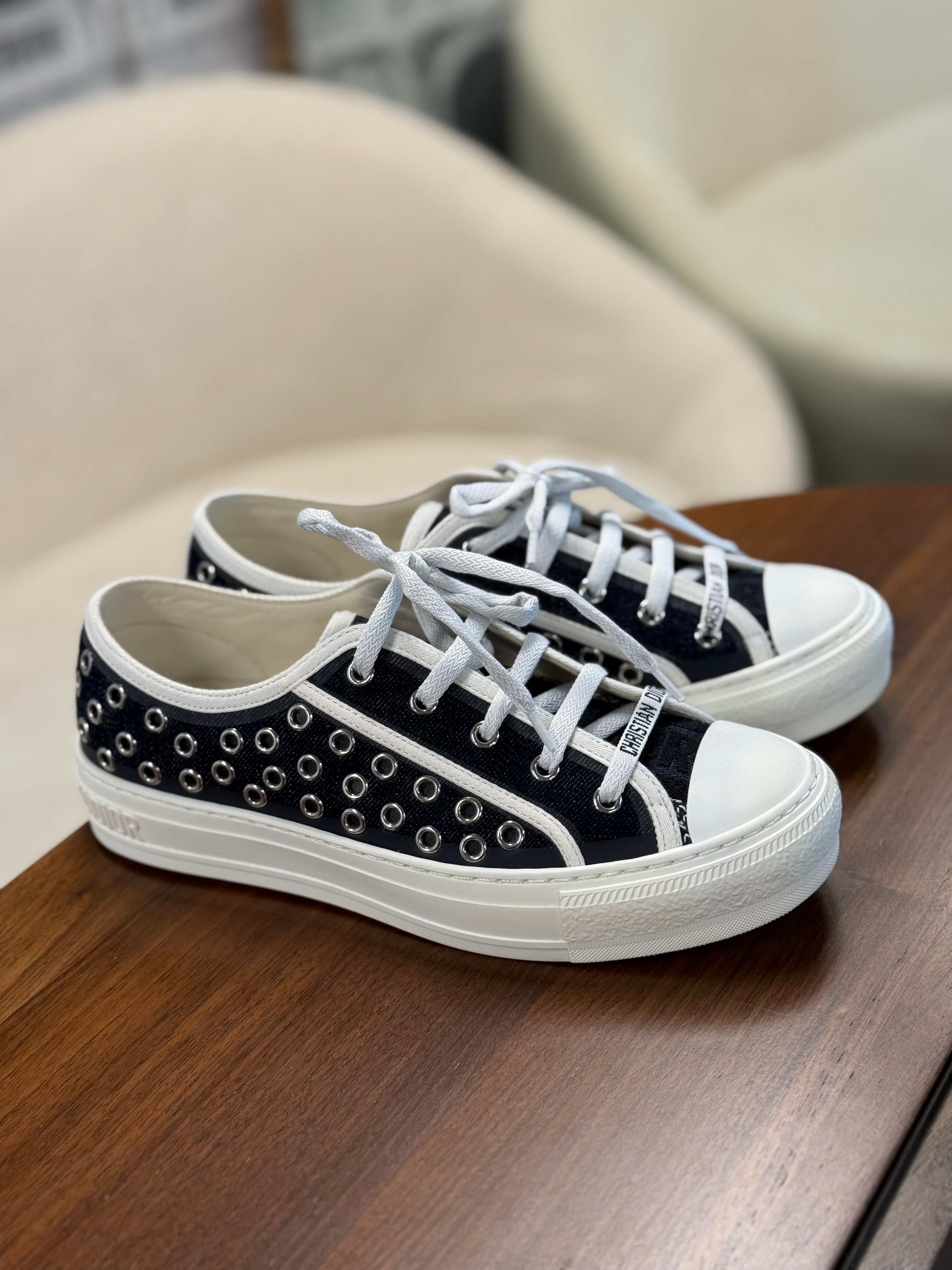 DIOR TRAINER EYELET SIZE 37