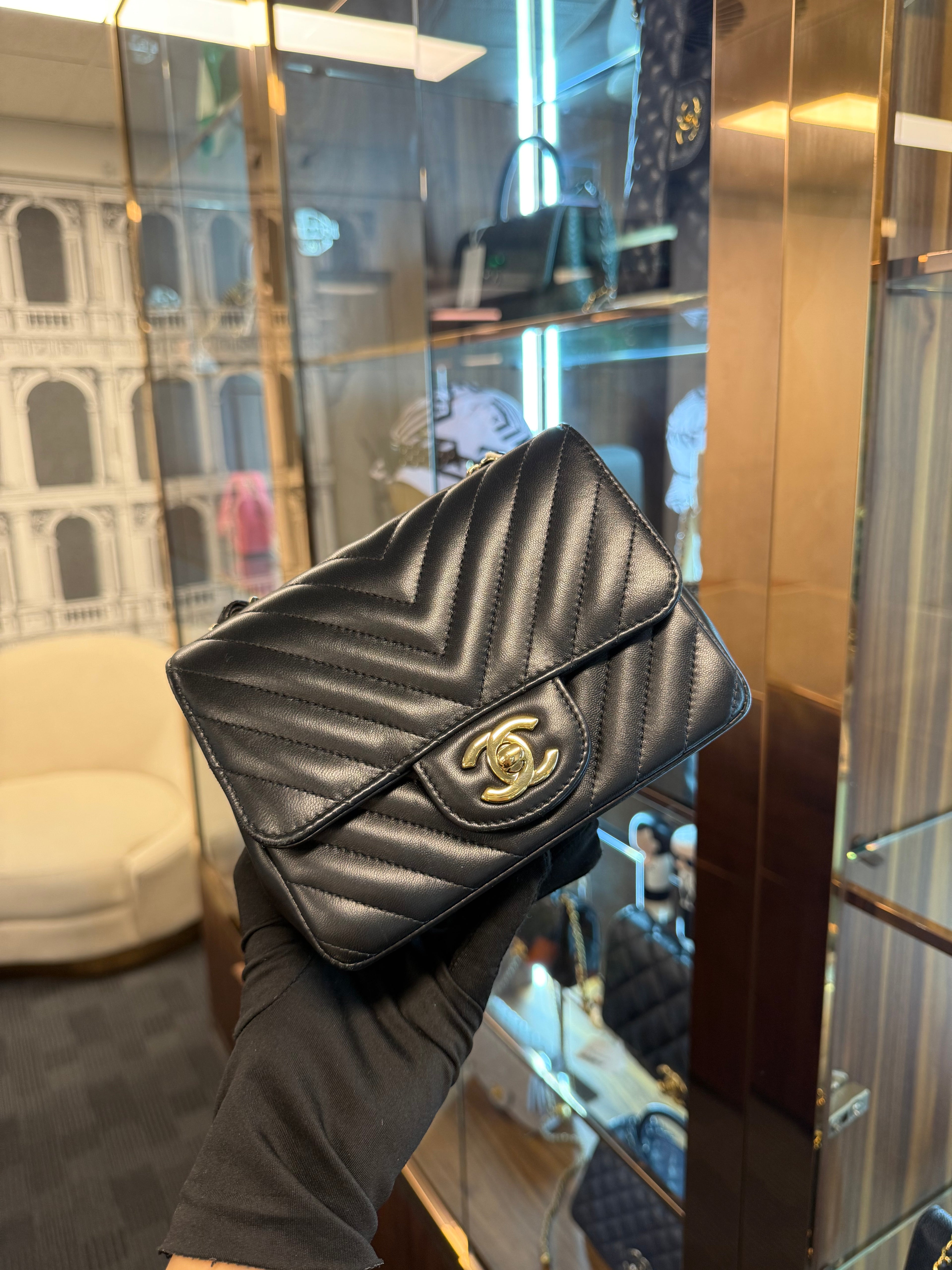 MINI CHEVRON BLACK LAMSKIN GHW