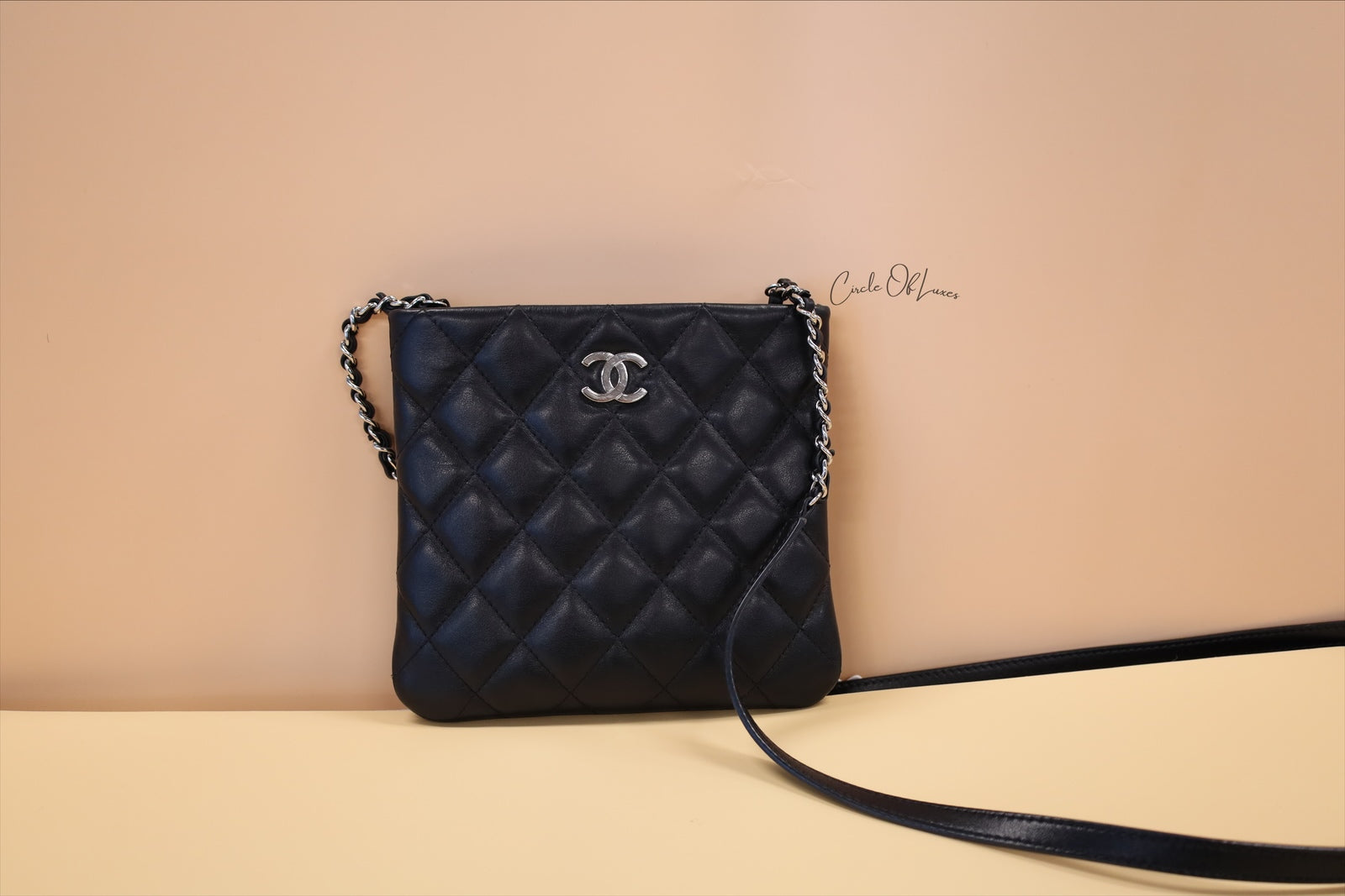 CHANEL SMALL BLACK  SLINGBAG SHW