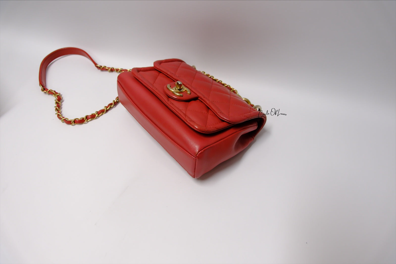 CHANEL CHAIN LINKED CC FLAP LAMSKIN RED GAHW