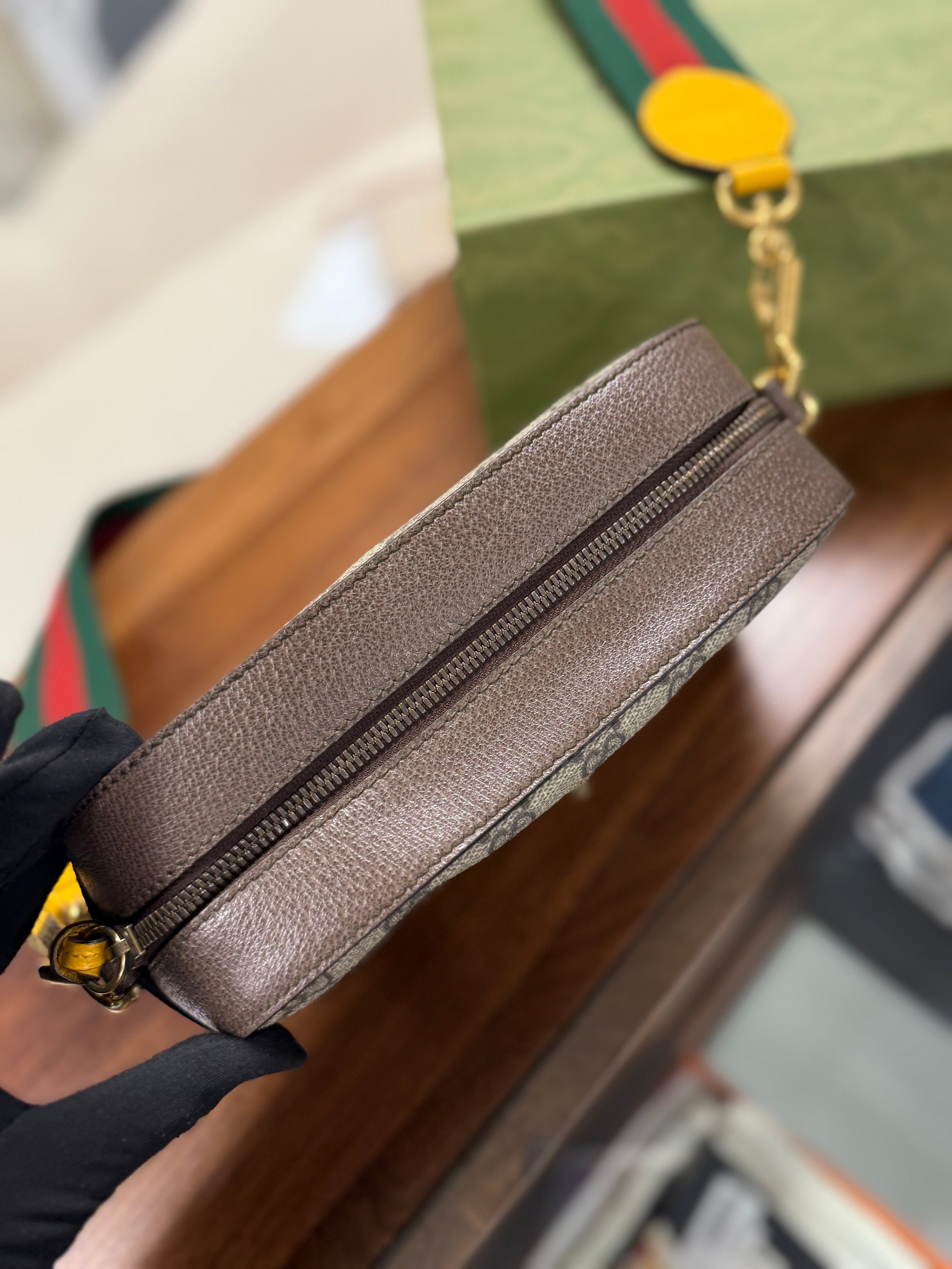 GUCCI NEO SUPREME CANVAS MESSENGER BAG