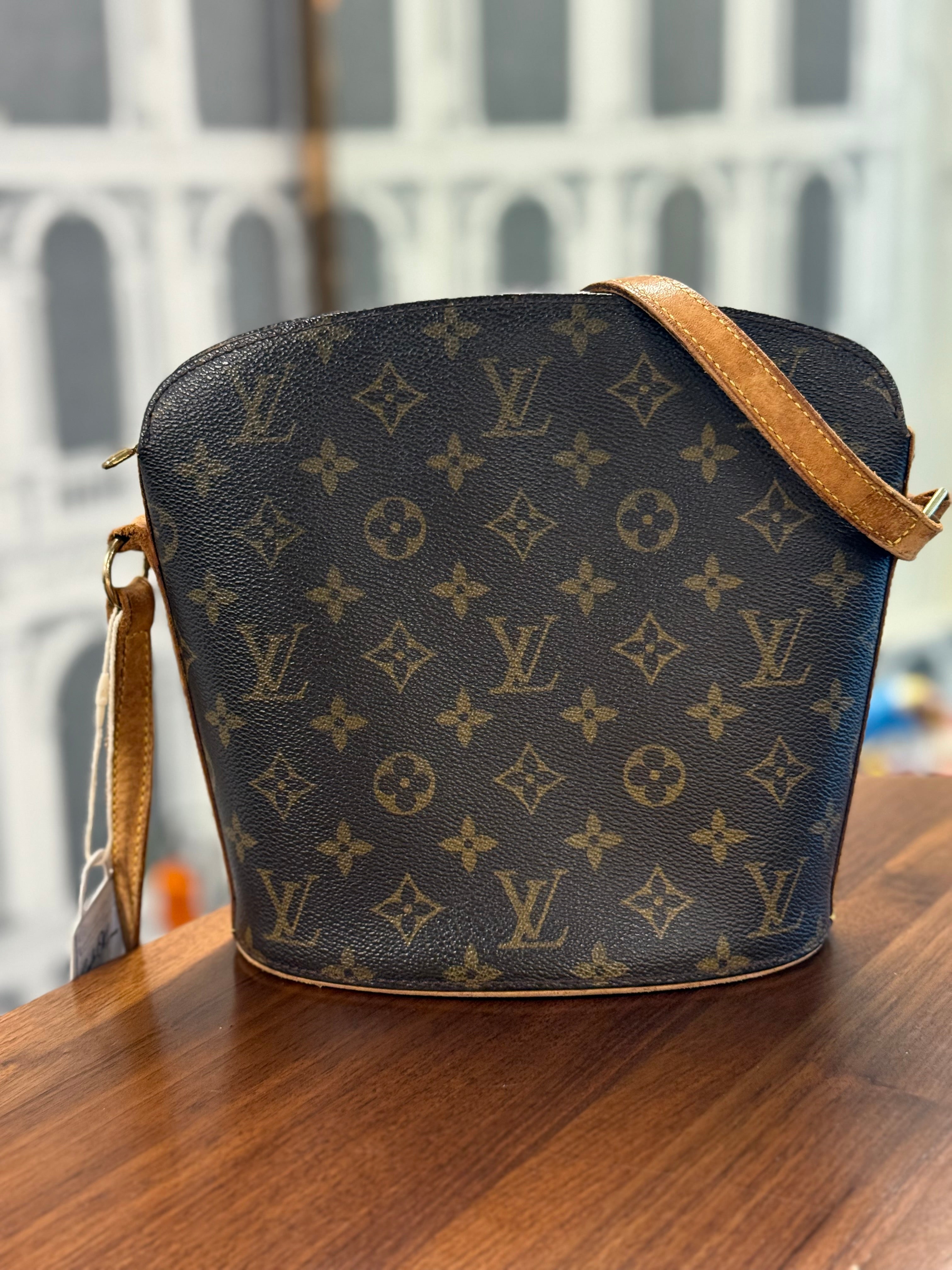 LOUIS VUITTON VINTAGE DROUOT MONOGRAM CROSSBODY BAG