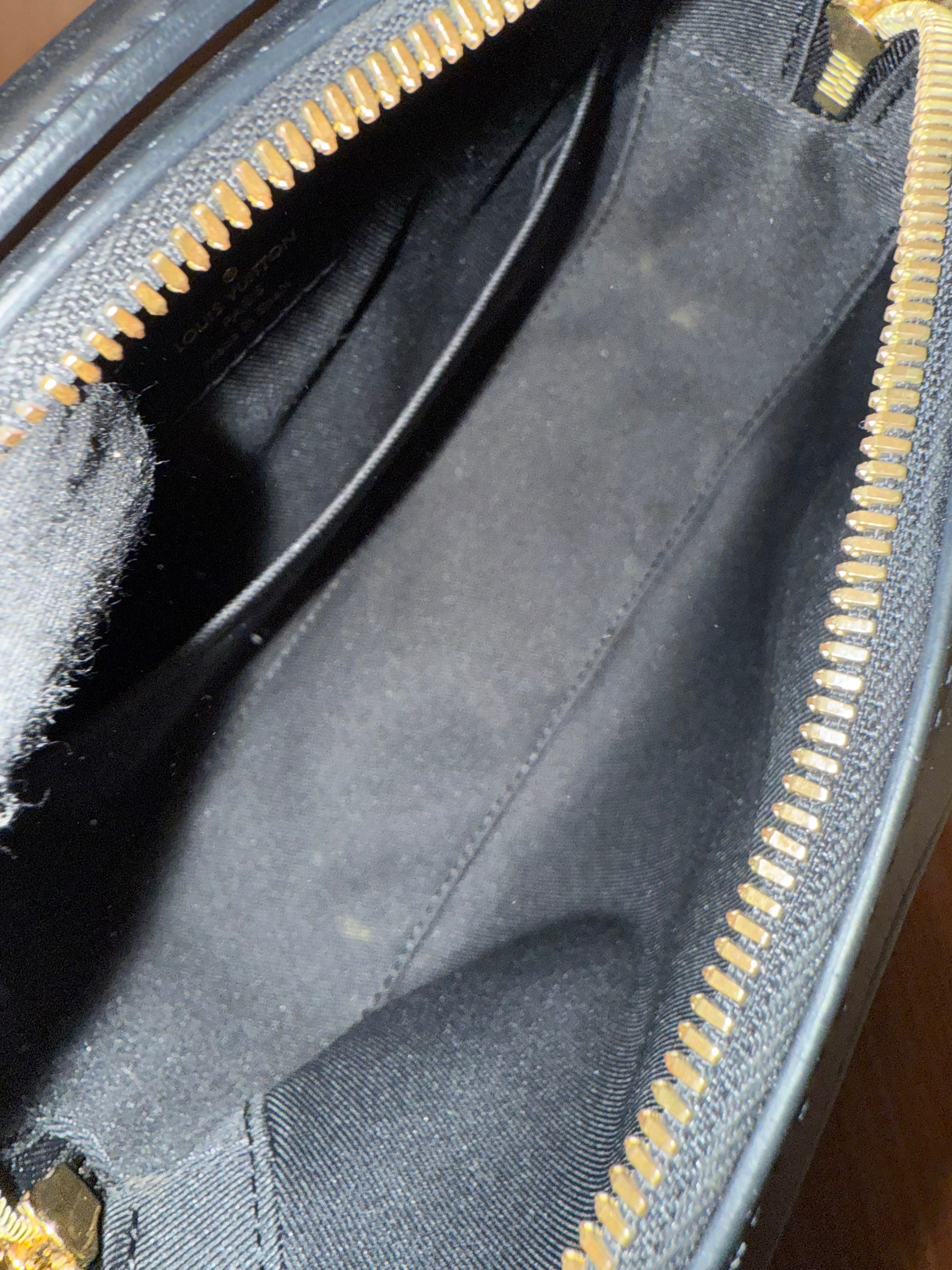 LOUIS VUITTON SAINTONGE MONOGRAM NOIR