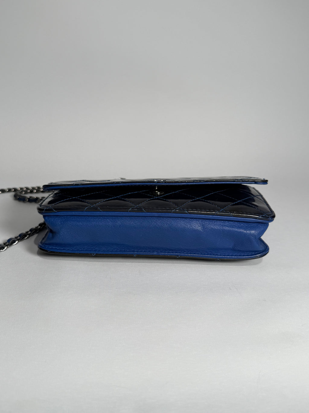 CHANEL WALLET ON CHAIN BLUE /GREEN PATTERN SHW