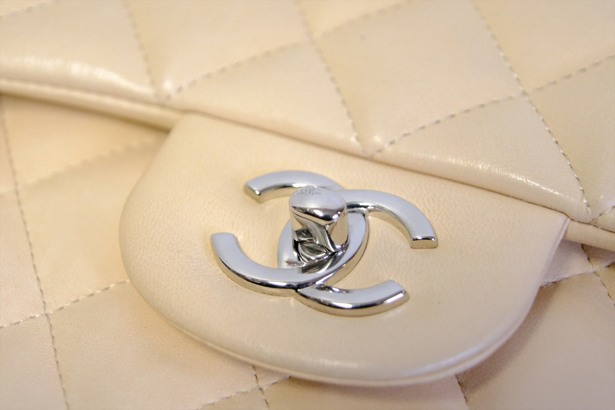 CHANEL JUMBO CLASSIC FLAP BEIGE LAMBSKIN SHW