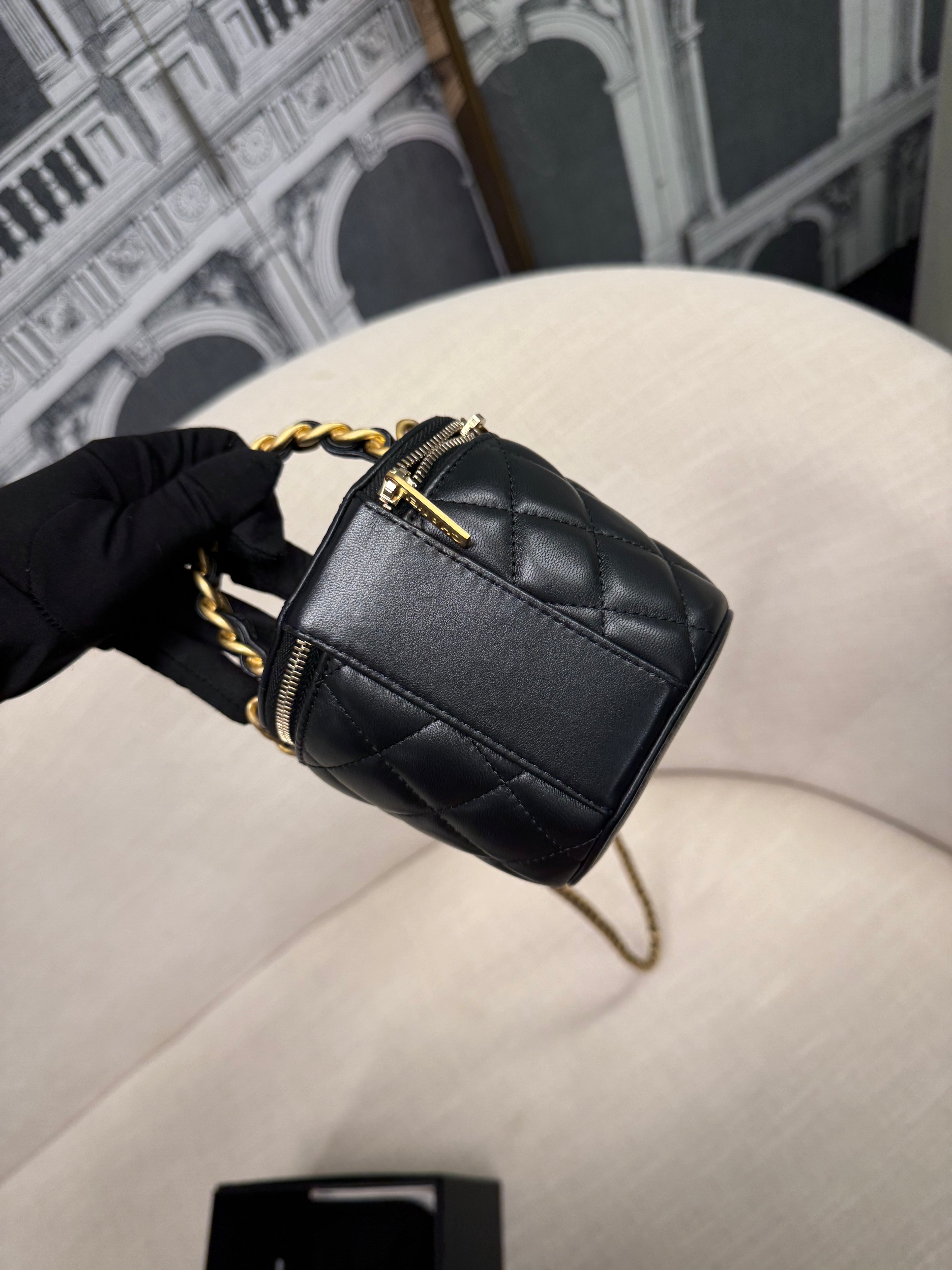 CHANEL HANDLE VANITY QUILTED “AFTERNOON TEA TOP” BLACK LAMSKIN GHW