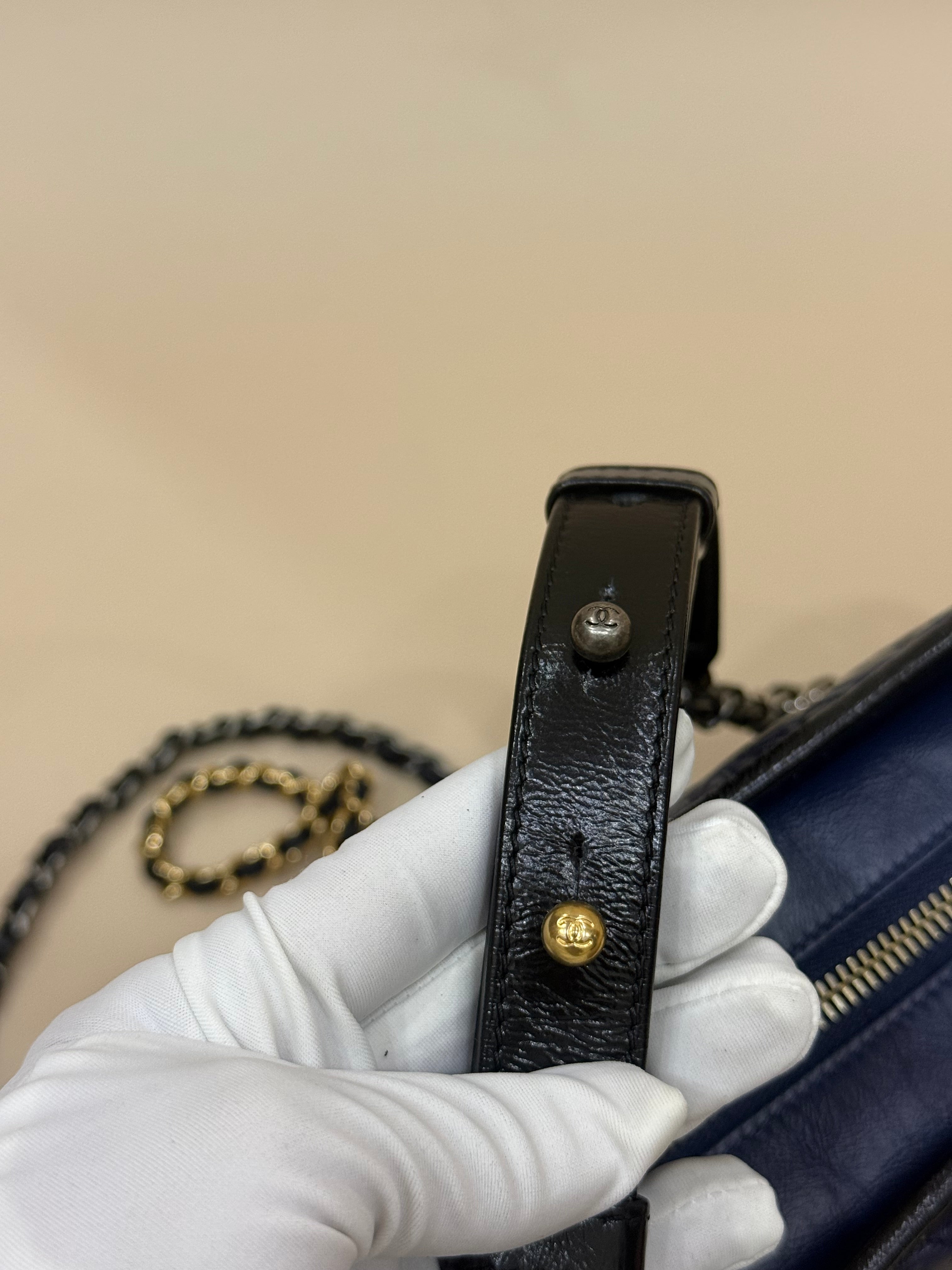 CHANEL SMALL GABRIELLE NAVY/BLACK CALFSKIN MIXED HARDWARE