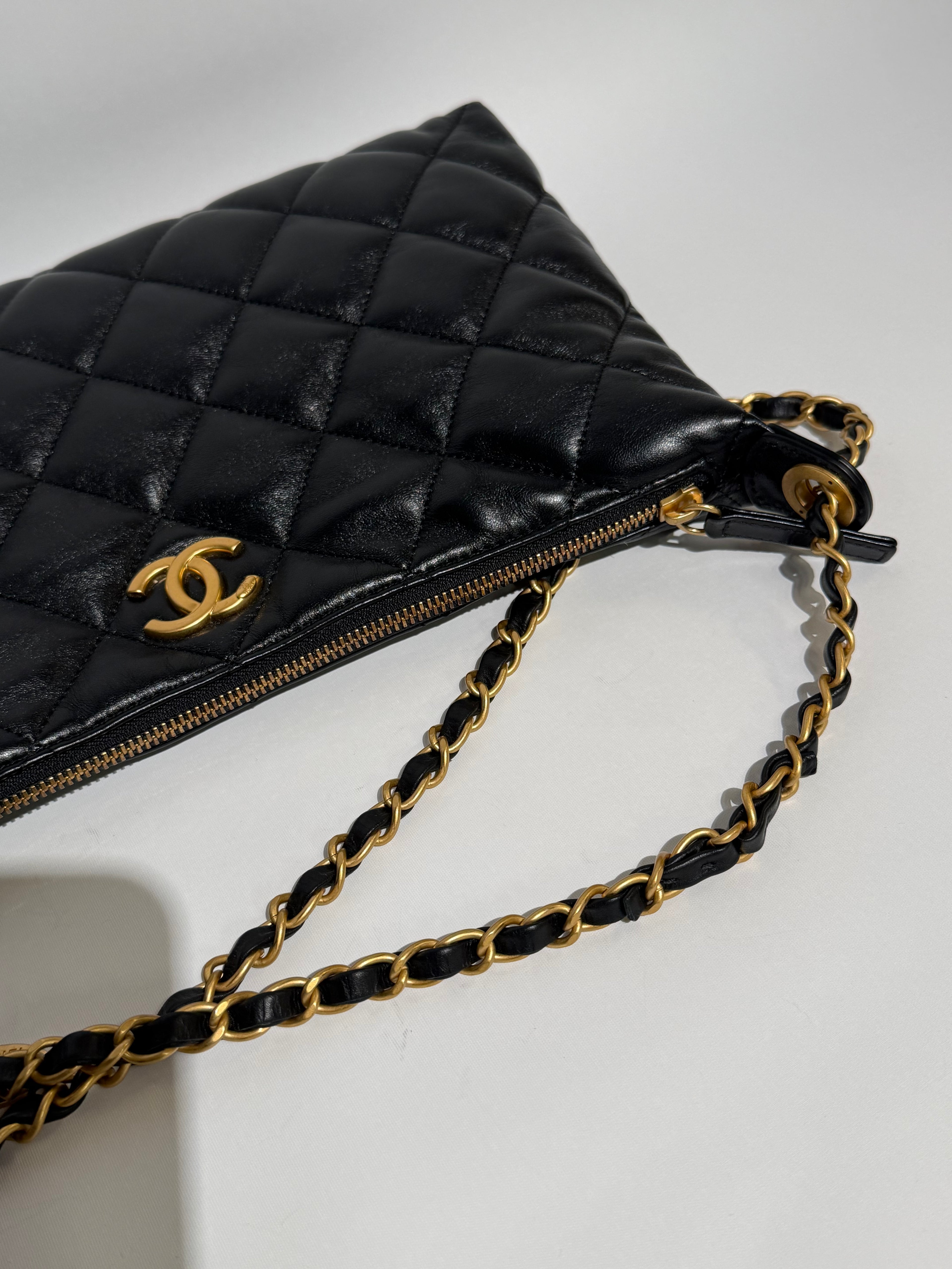 CHANEL HOBO 25s 26cm BLACK GHW (FULLSET)