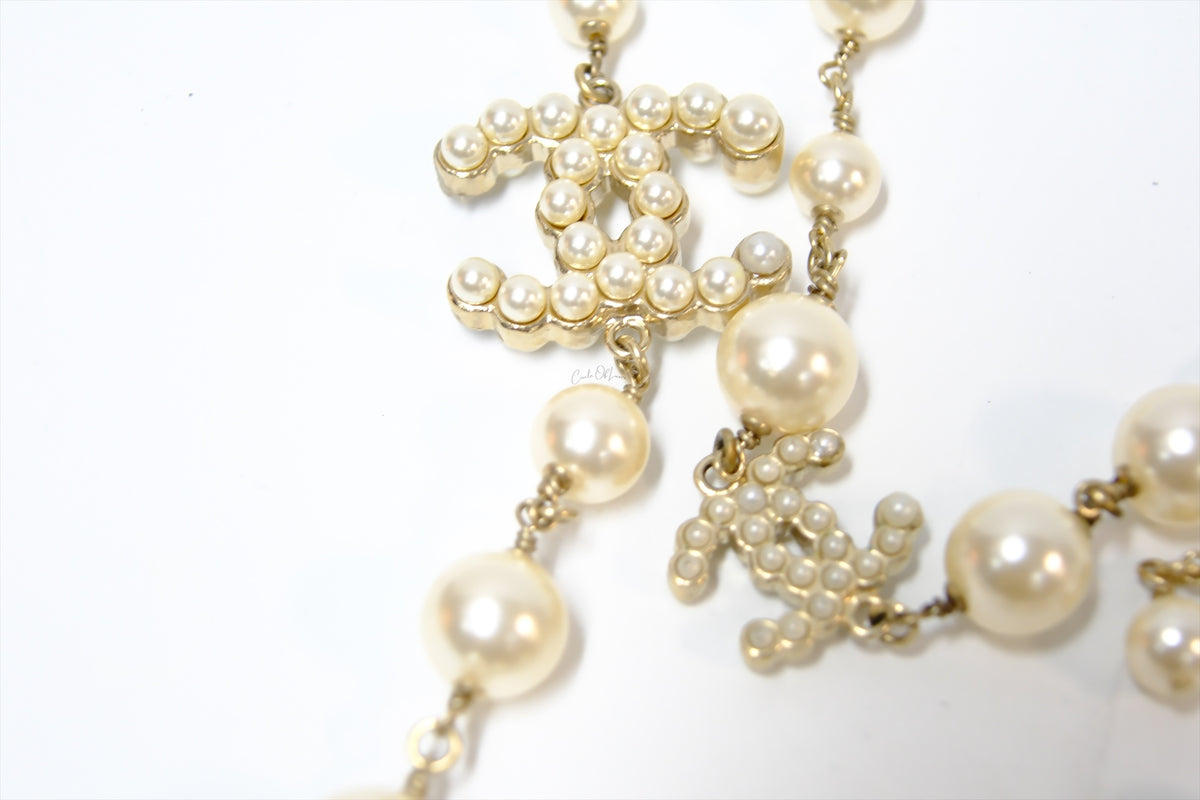 CHANEL LONG NECKLACE PEARL CC LOGO