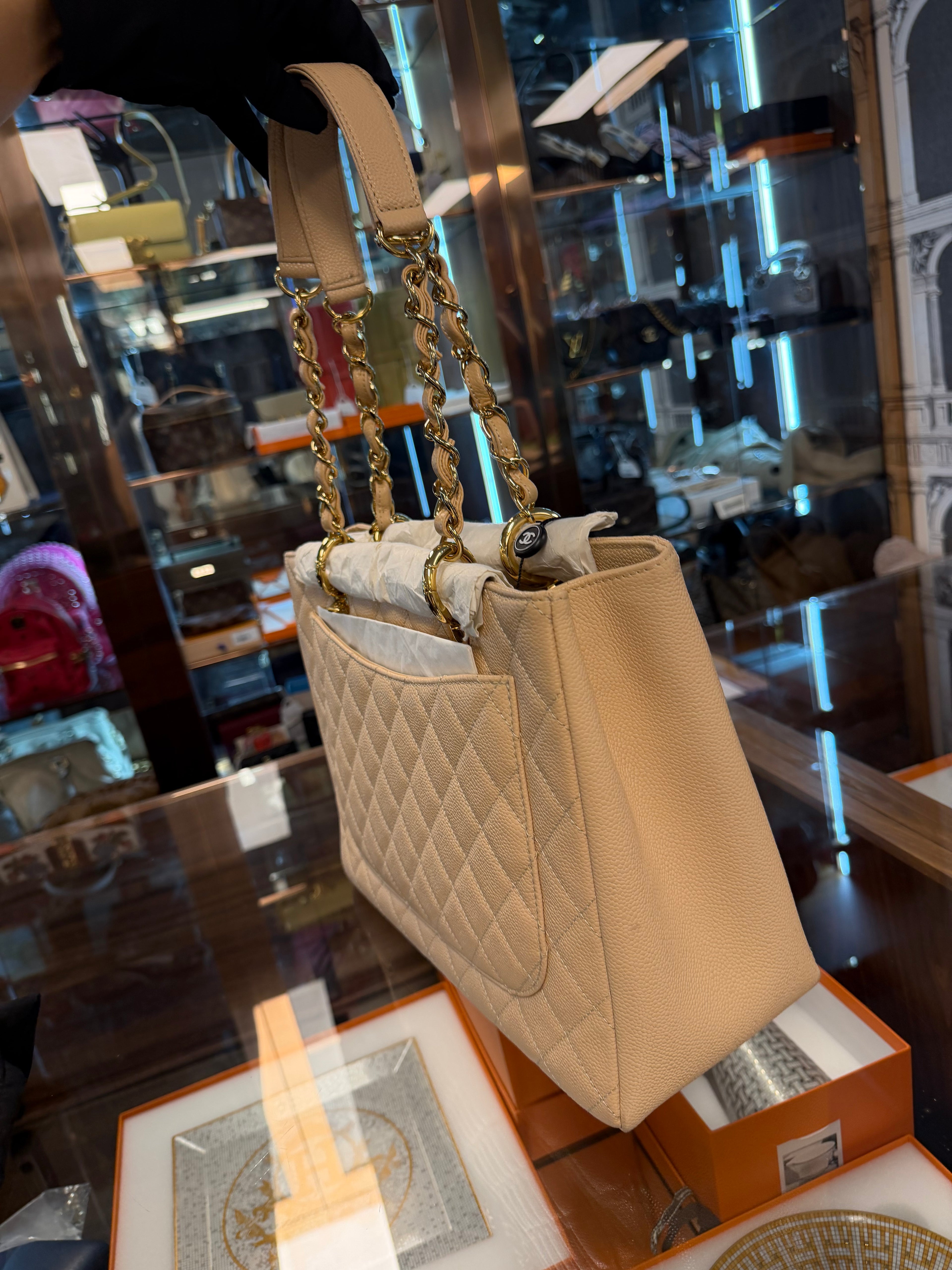 CHANEL GST BEIGE CAVIAR  GHW