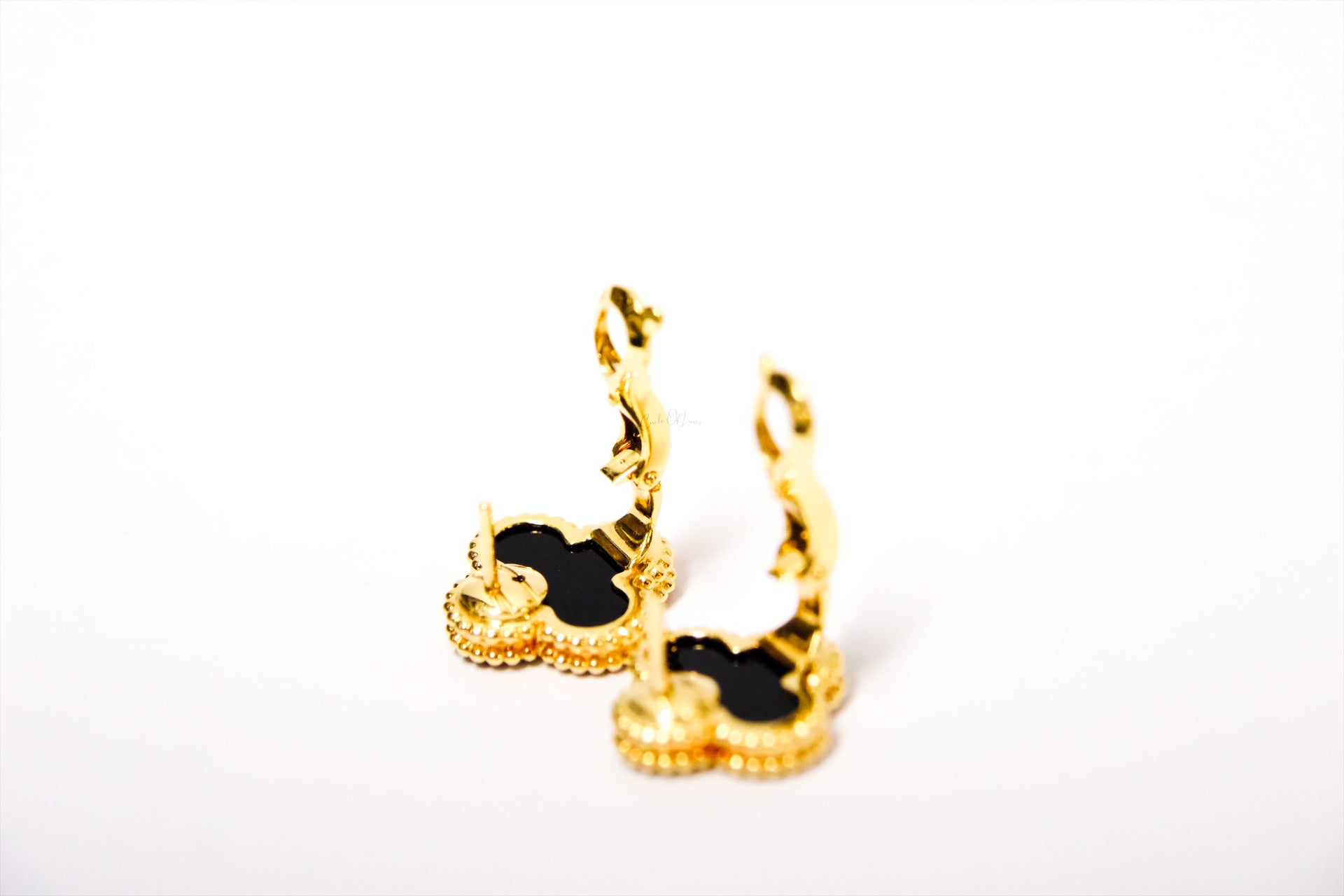 VANCLEEF & ARPELS VINTAGE ALHAMBRA EARRING ONYX YELLOW GOLD
